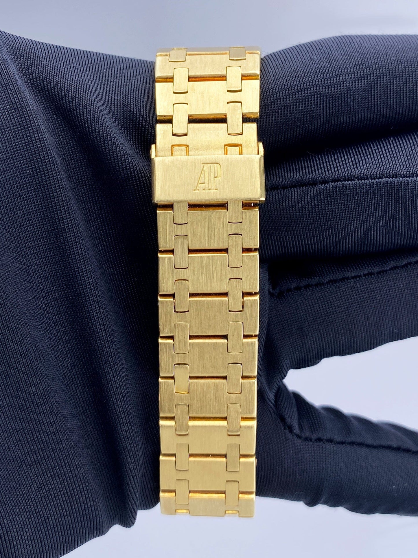 Audemars Piguet Royal Oak Diamond Champagne Dial 18K Yellow Gold Mens Watch - Watches