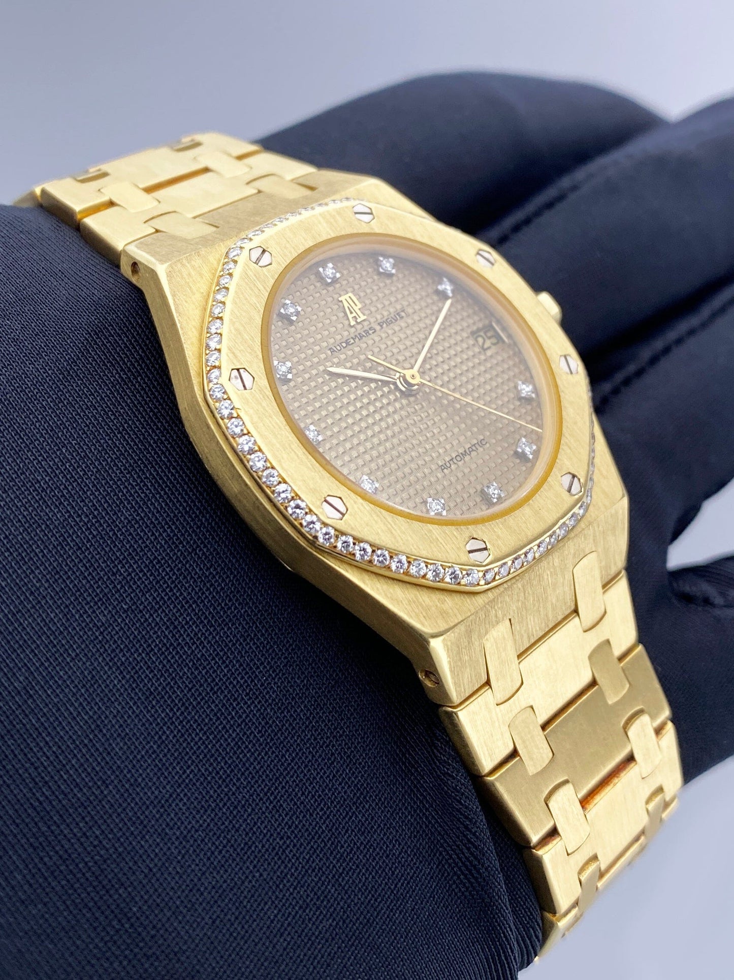 Audemars Piguet Royal Oak Diamond Champagne Dial 18K Yellow Gold Mens Watch - Watches