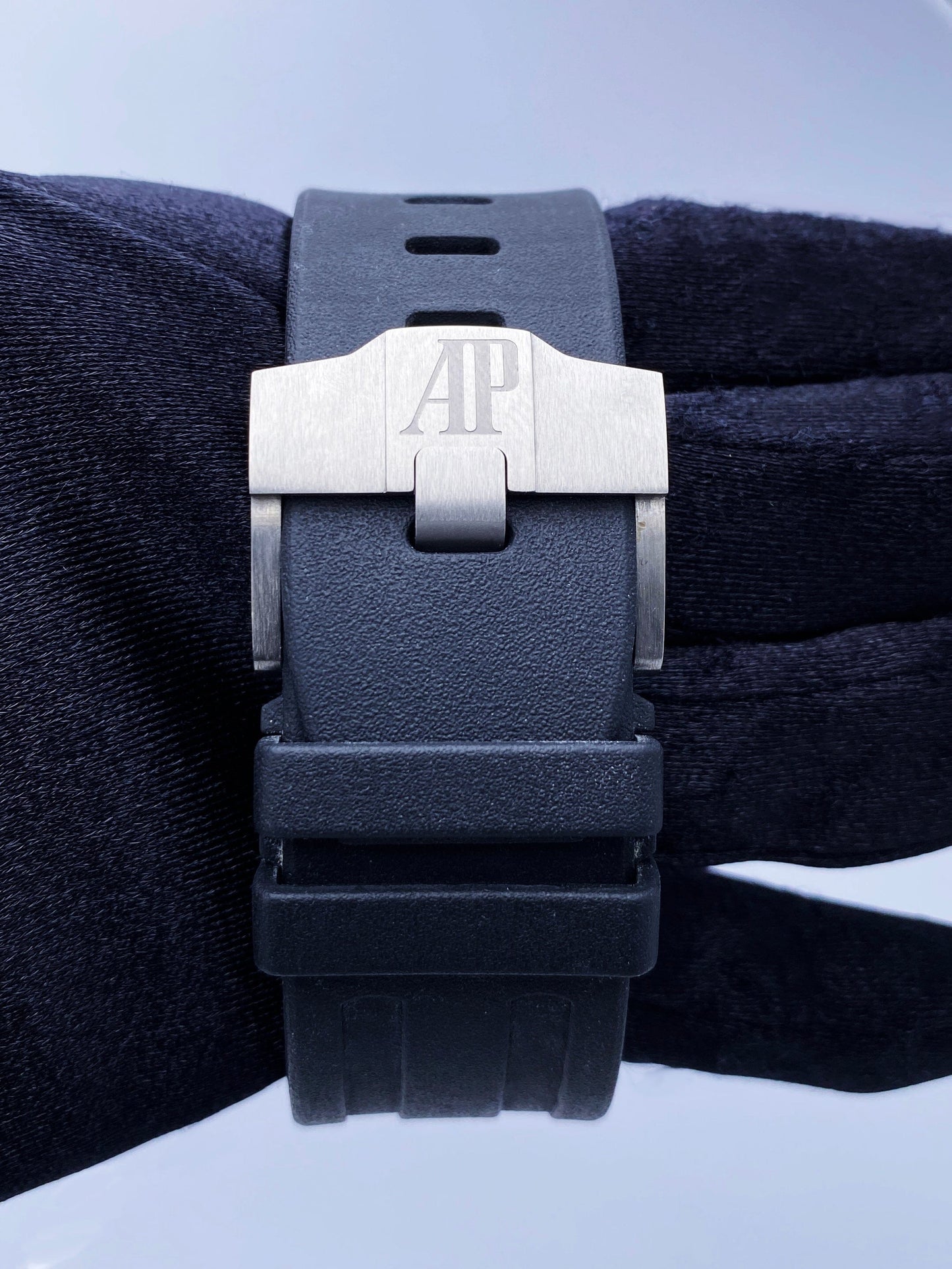 Audemars Piguet Royal Oak Offshore Diver 15707CE Mens Watch - Virtual