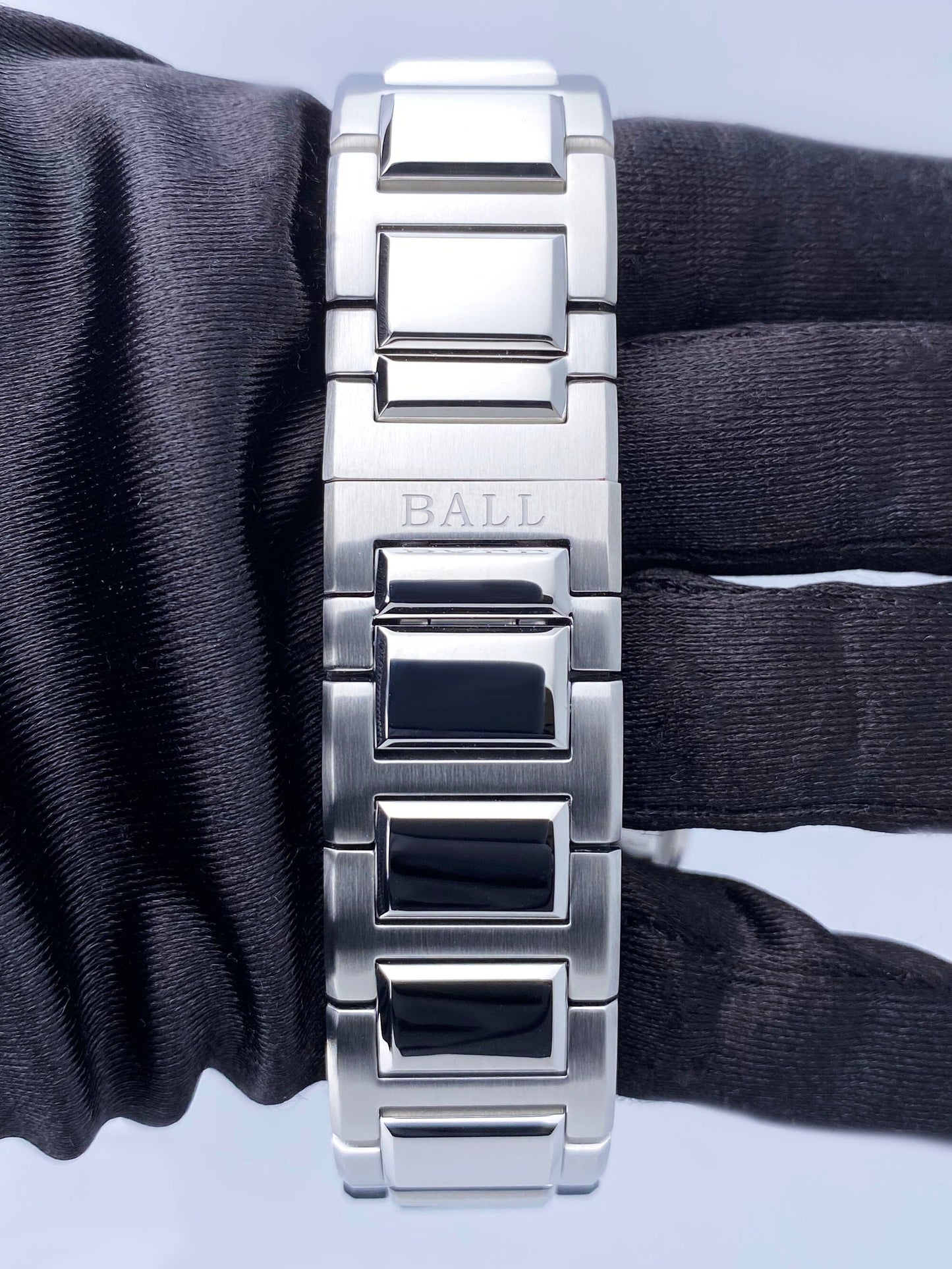 BALL Engineer III Marvelight Chronometer 43MM Ice Blue Dial Rainbow Watch Box Papers