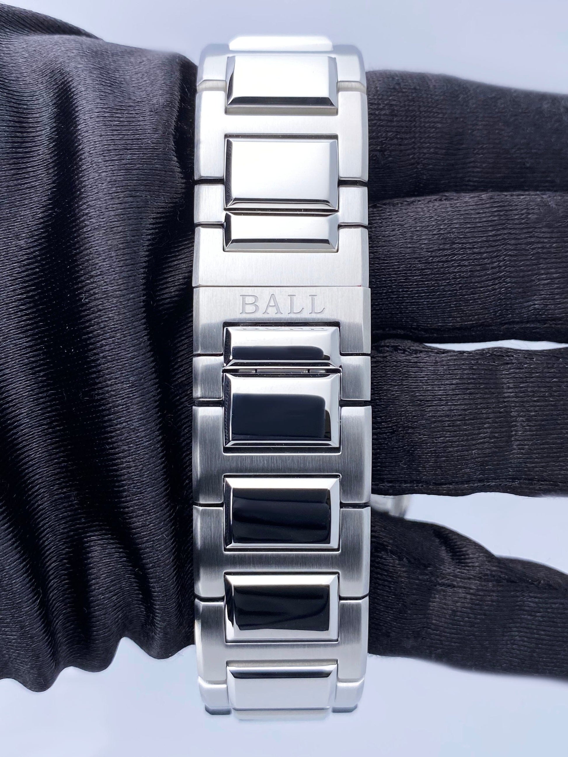 BALL Engineer III Marvelight Chronometer 43MM Ice Blue Dial Rainbow Watch Box Papers