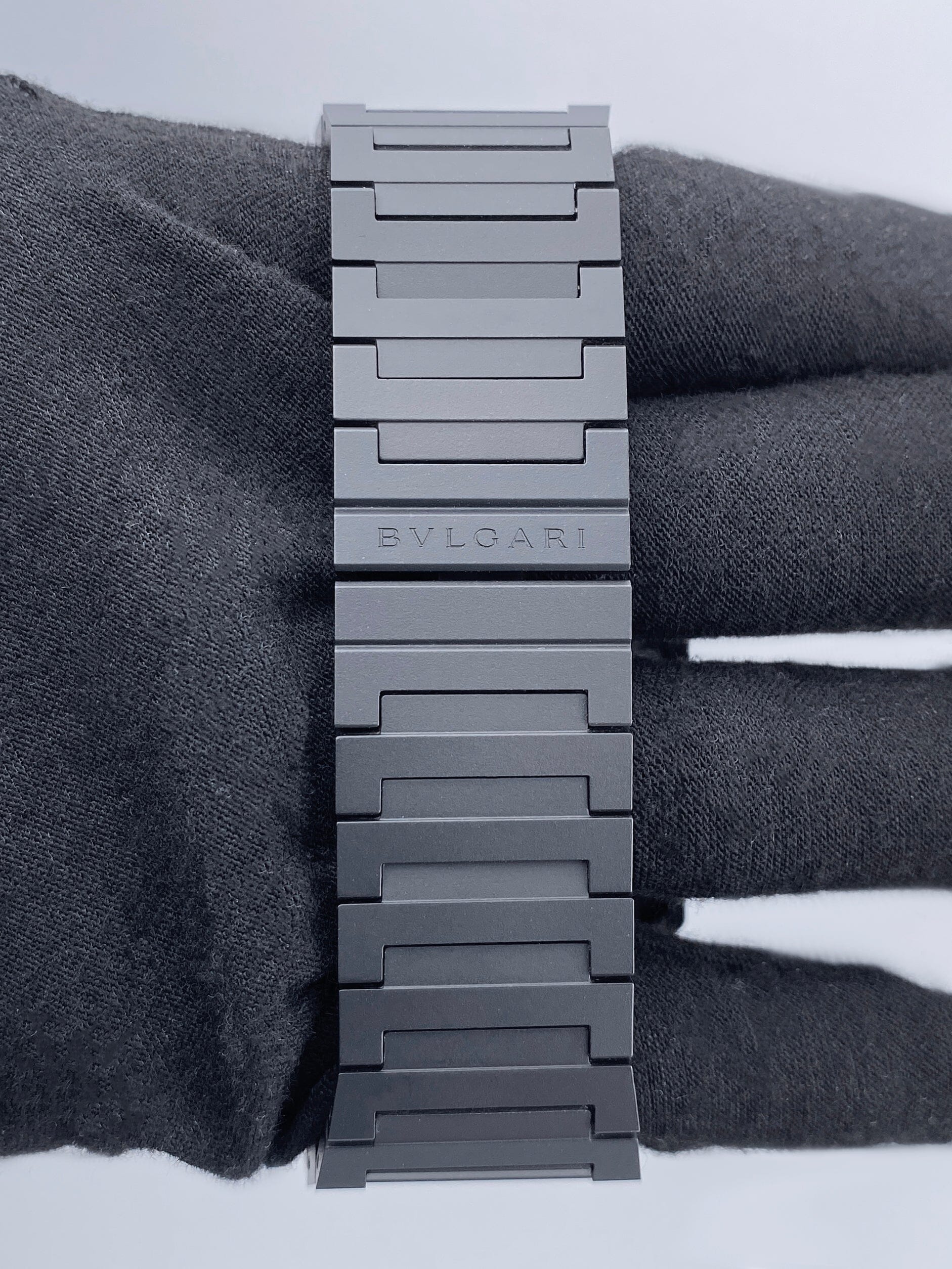 Bulgari Octo Finissimo Extra Thin 103077 Black Ceramic Mens Watch Box Papers - Watches