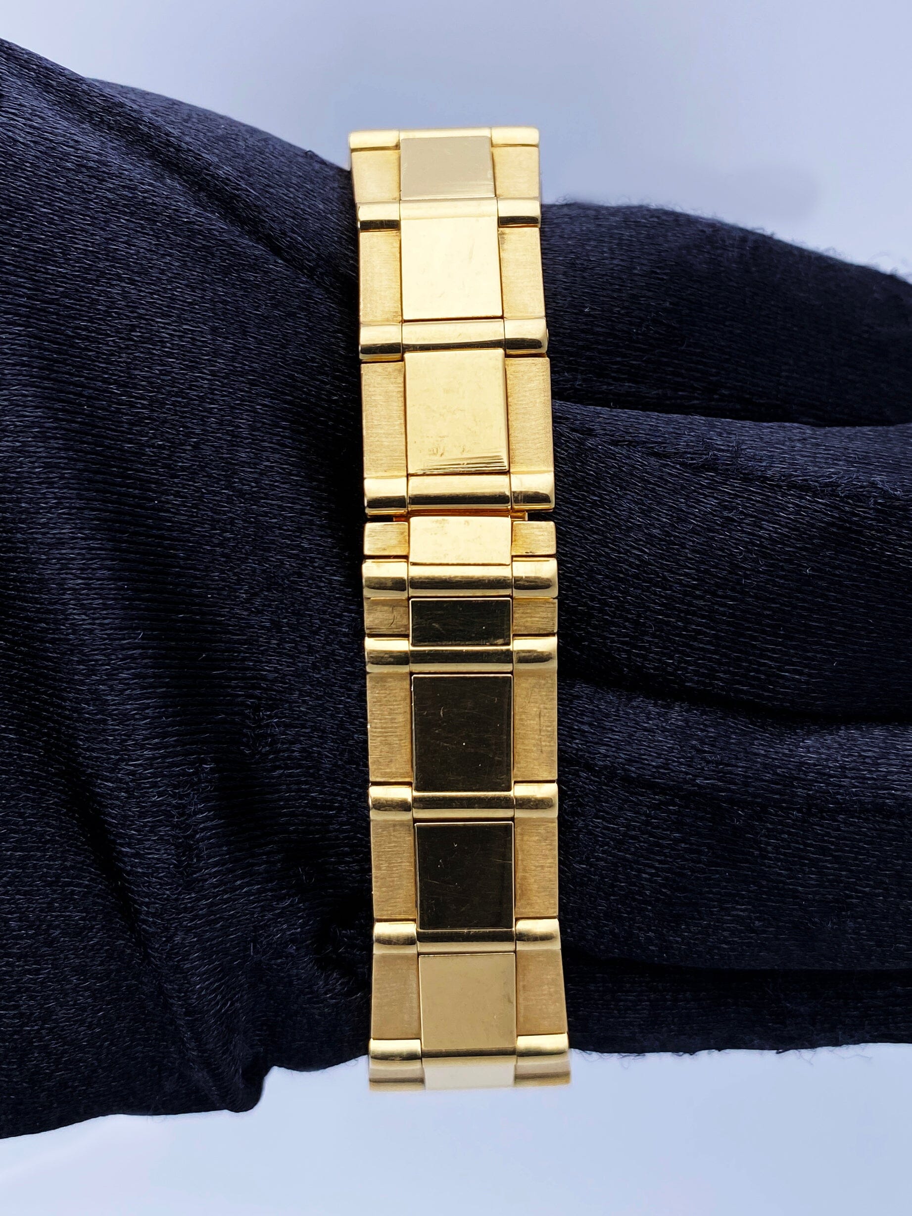 Bvlgari Diagono LCV 29 G Midsize 18K Yellow Gold Ladies Watch - Virtual