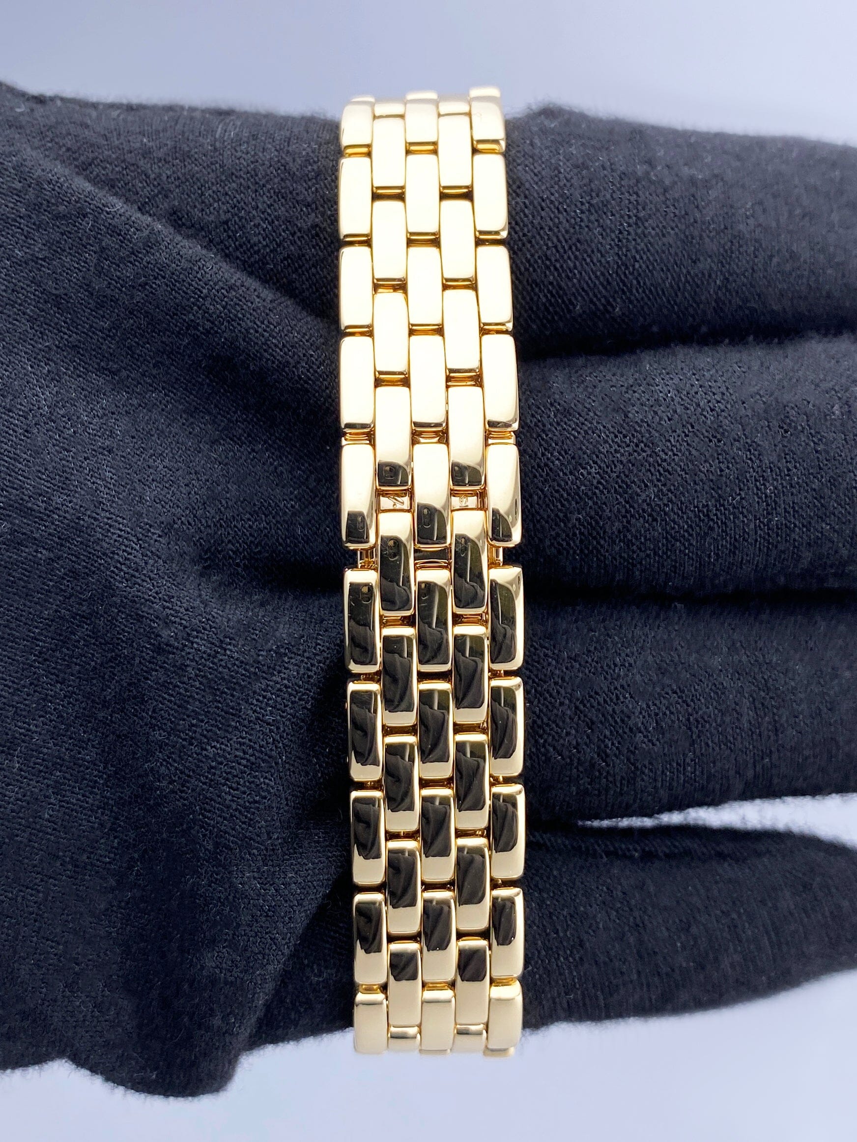 Cartier La Panthere Bangle 18mm Quartz Yellow Gold/Diamonds
