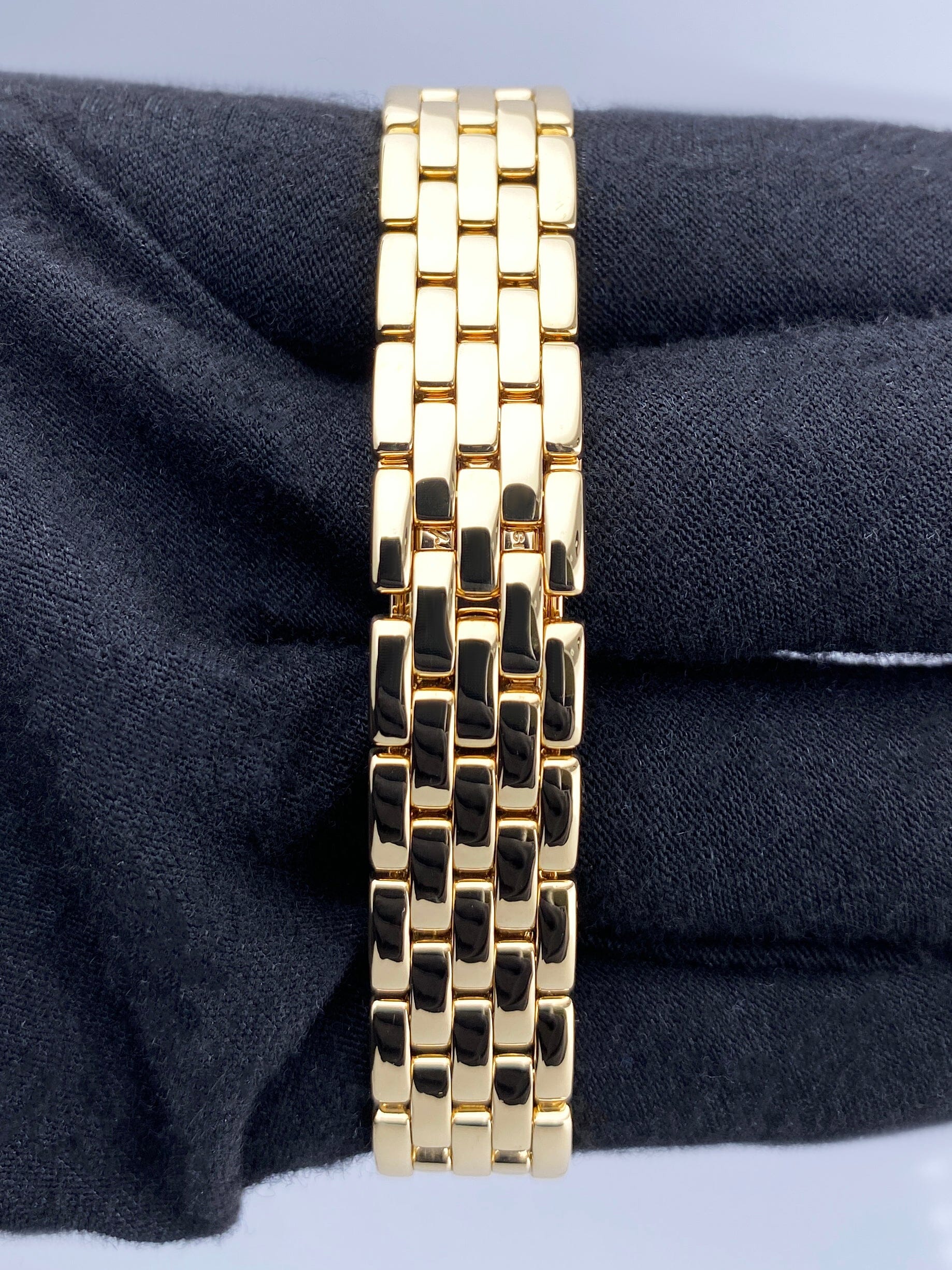 Cartier Panthere 8669 18K Yellow Gold Ladies Watch - Watches