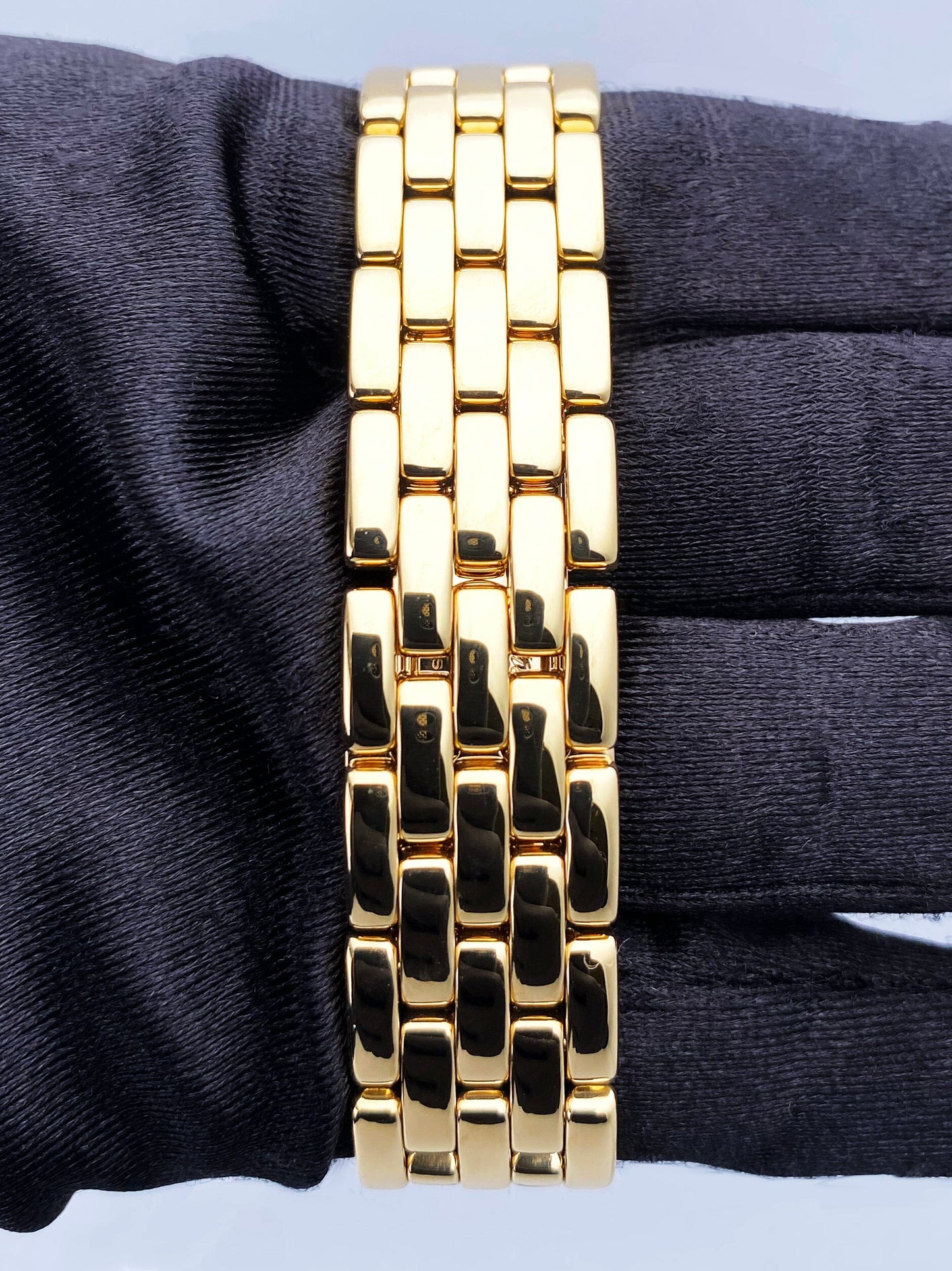 Cartier Panthere Medium 8839 Diamond 18K Yellow Gold Ladies Watch - Watches