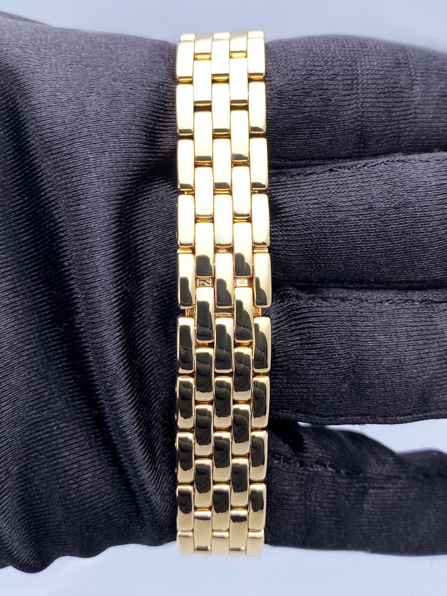 Cartier Panthere W25022B9 18K Yellow Gold Ladies Watch - Wristwatch