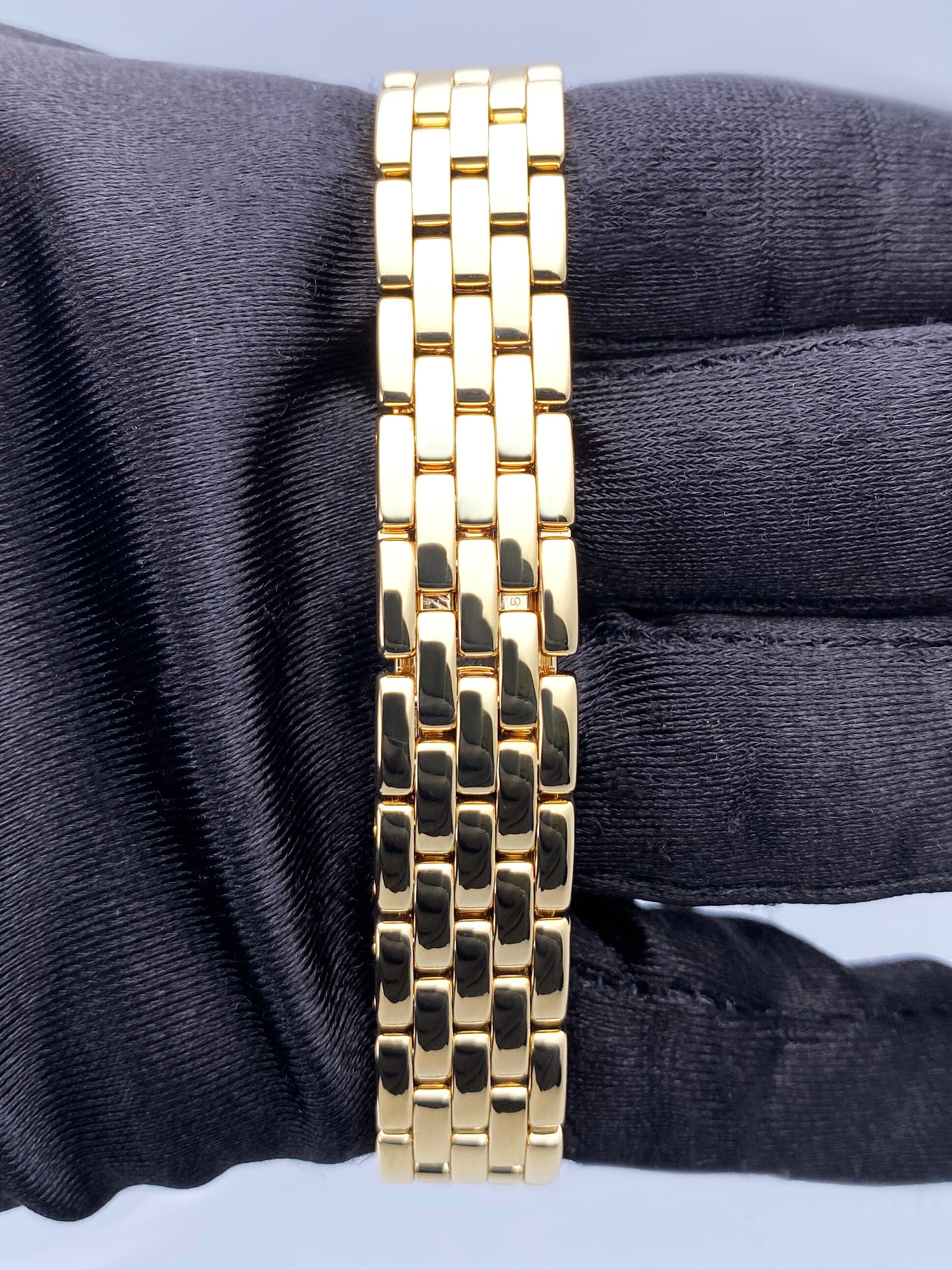 Cartier Panthere W25022B9 18K Yellow Gold Ladies Watch - Wristwatch