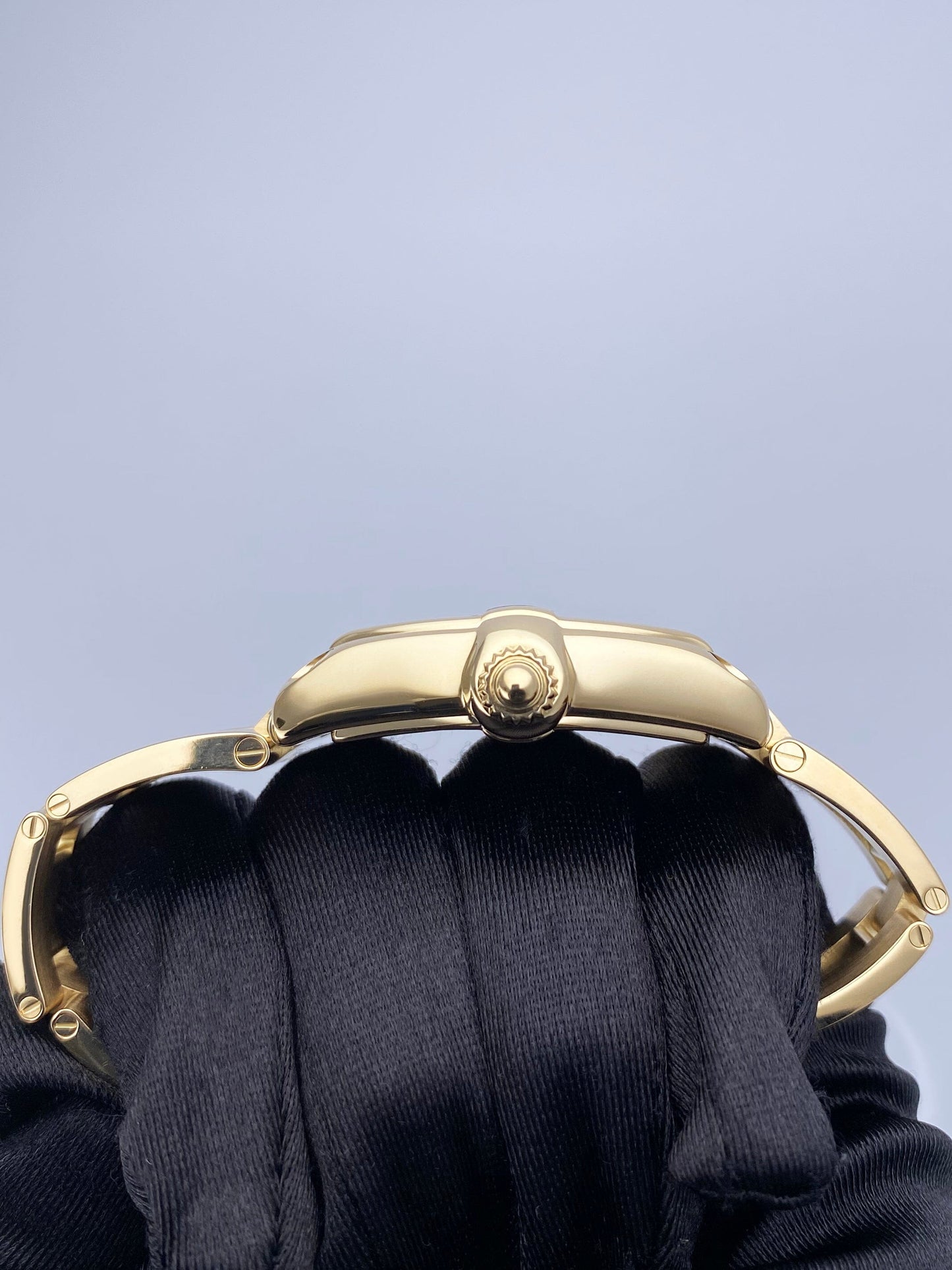 Cartier Roadster Large W62003V1 18K Yellow Gold Mens Watch - Watches