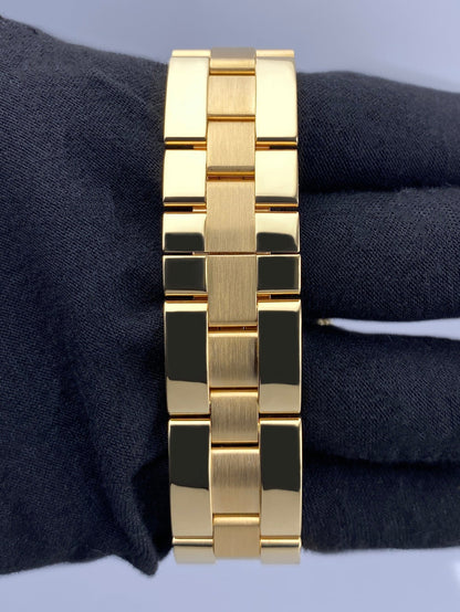 Cartier Roadster Large W62005V1 18K Yellow Gold Mens Watch Box Papers - Watches