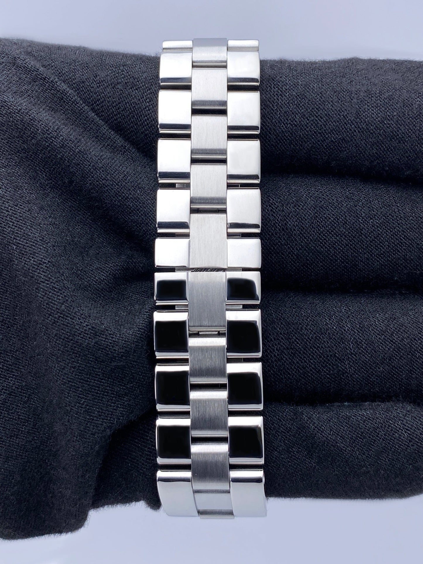 Cartier Roadster W62016V3 Stainless Steel Ladies Watch - Virtual