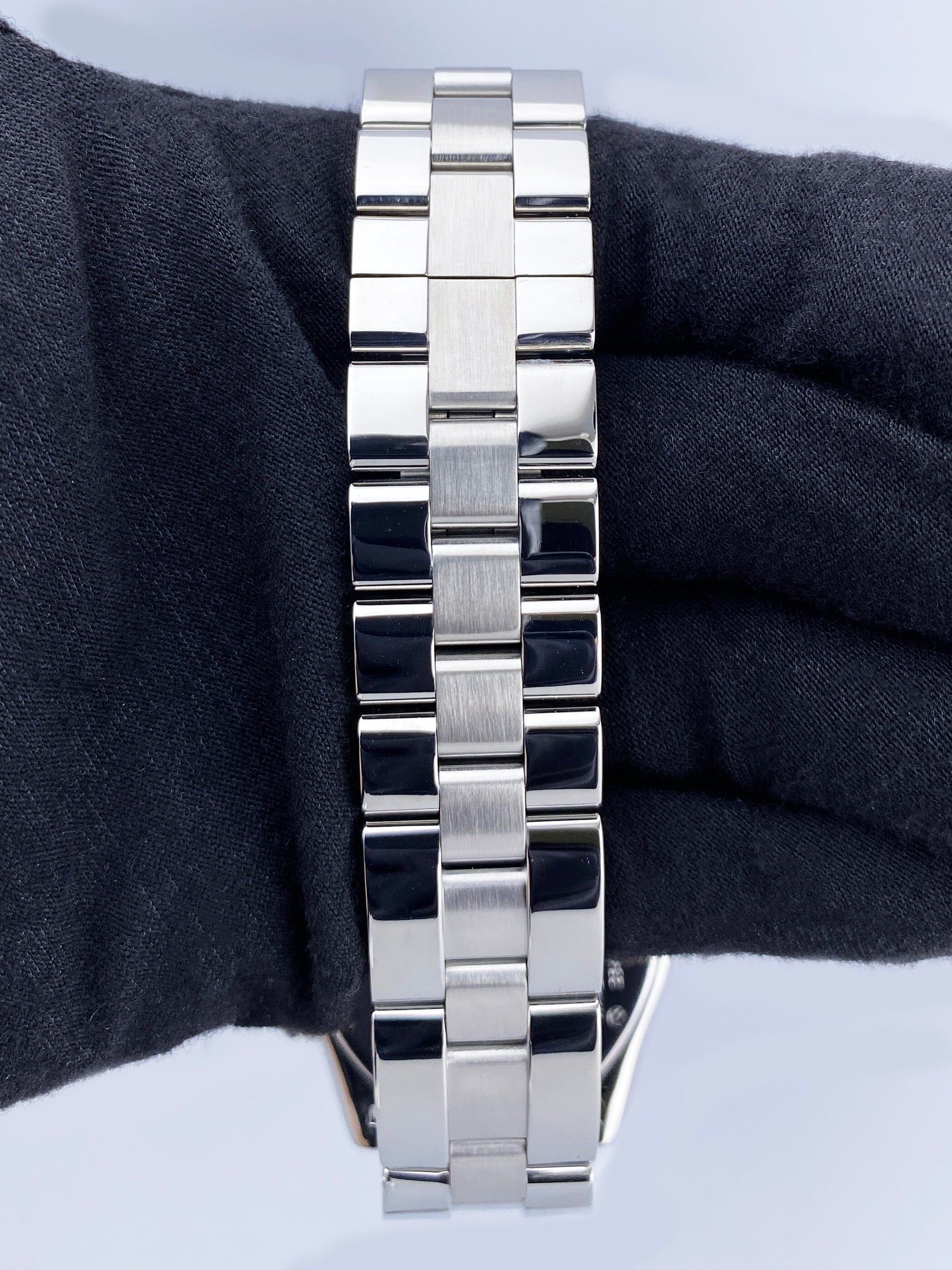 CW62019X6SVRB-2_8 copy.jpg