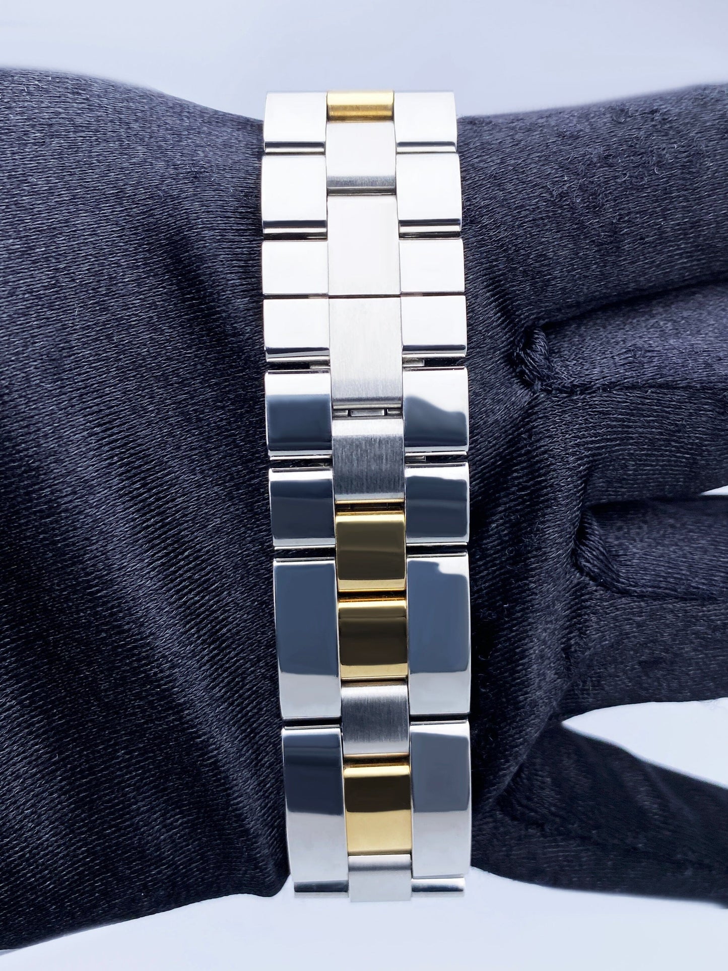 Cartier Roadster W62027Z1 Silver Dial Two Tone Mens Watch - Watches