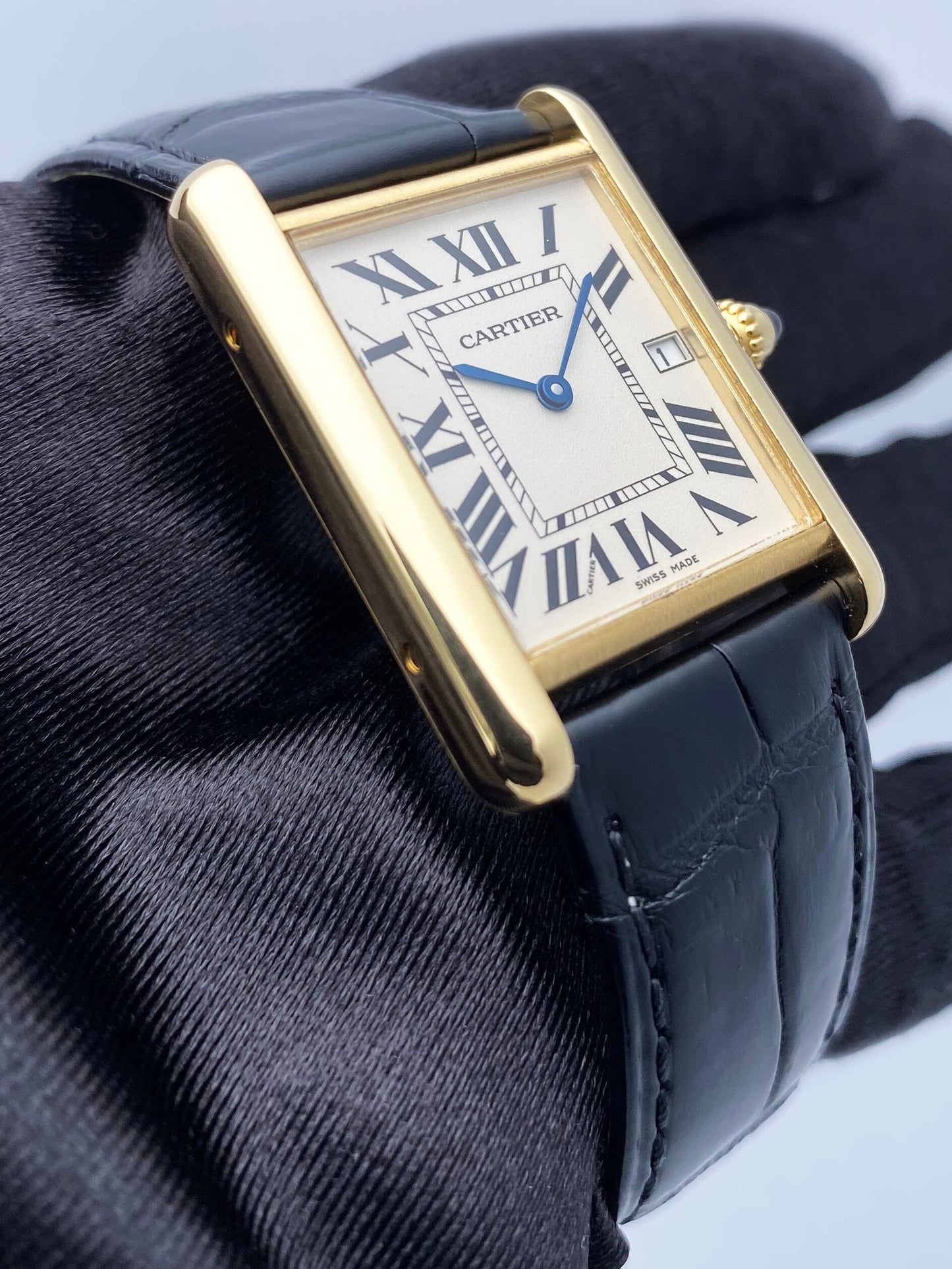 Cartier Tank Louis W1529756 18K Yellow Gold Mens Watch
