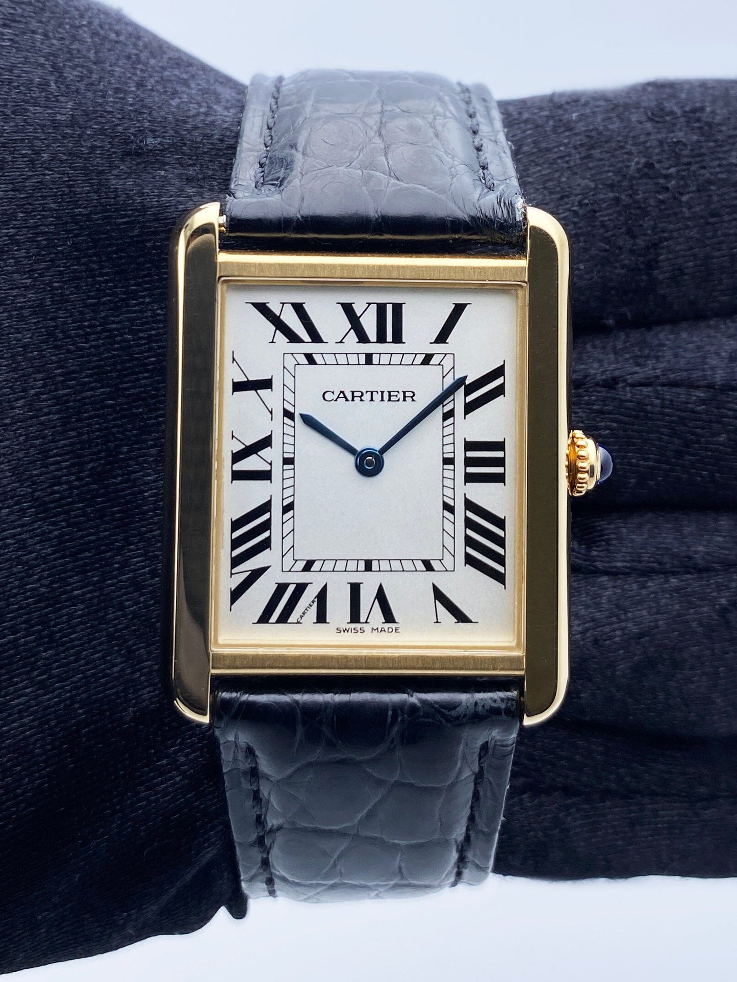 Cartier Tank Solo W1018855 Large Size 18K Yellow Gold Ladies Watch - Wristwatch