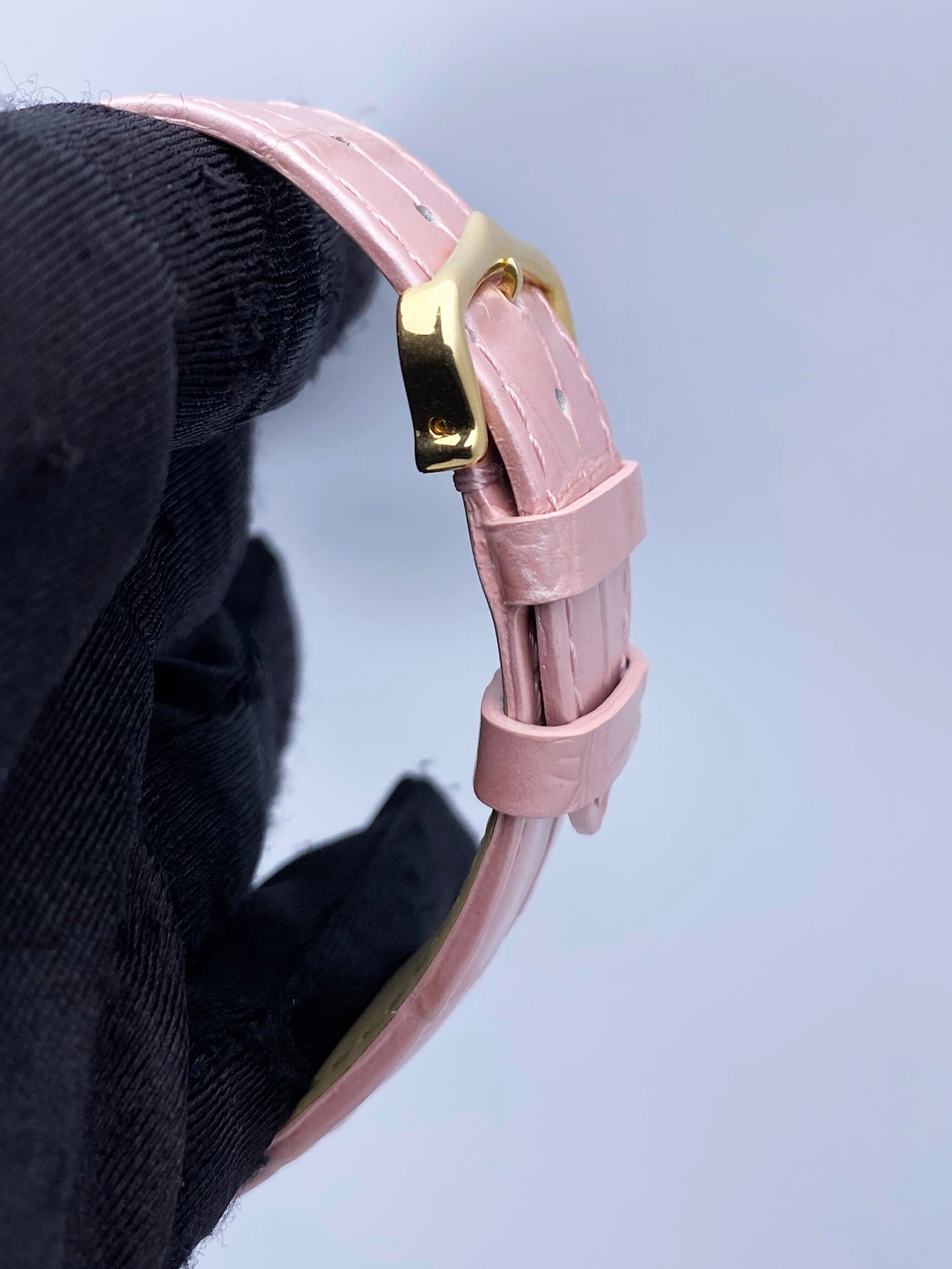 Cartier Tank Solo W1018855 Large Size 18K Yellow Gold Ladies Watch - Watches