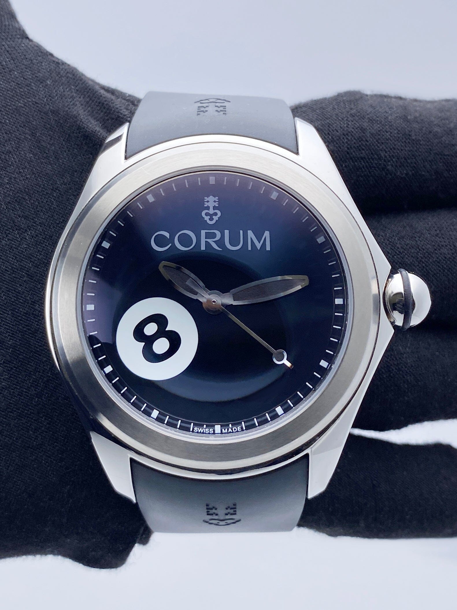 corum-bubble-8-ball-l08202995-