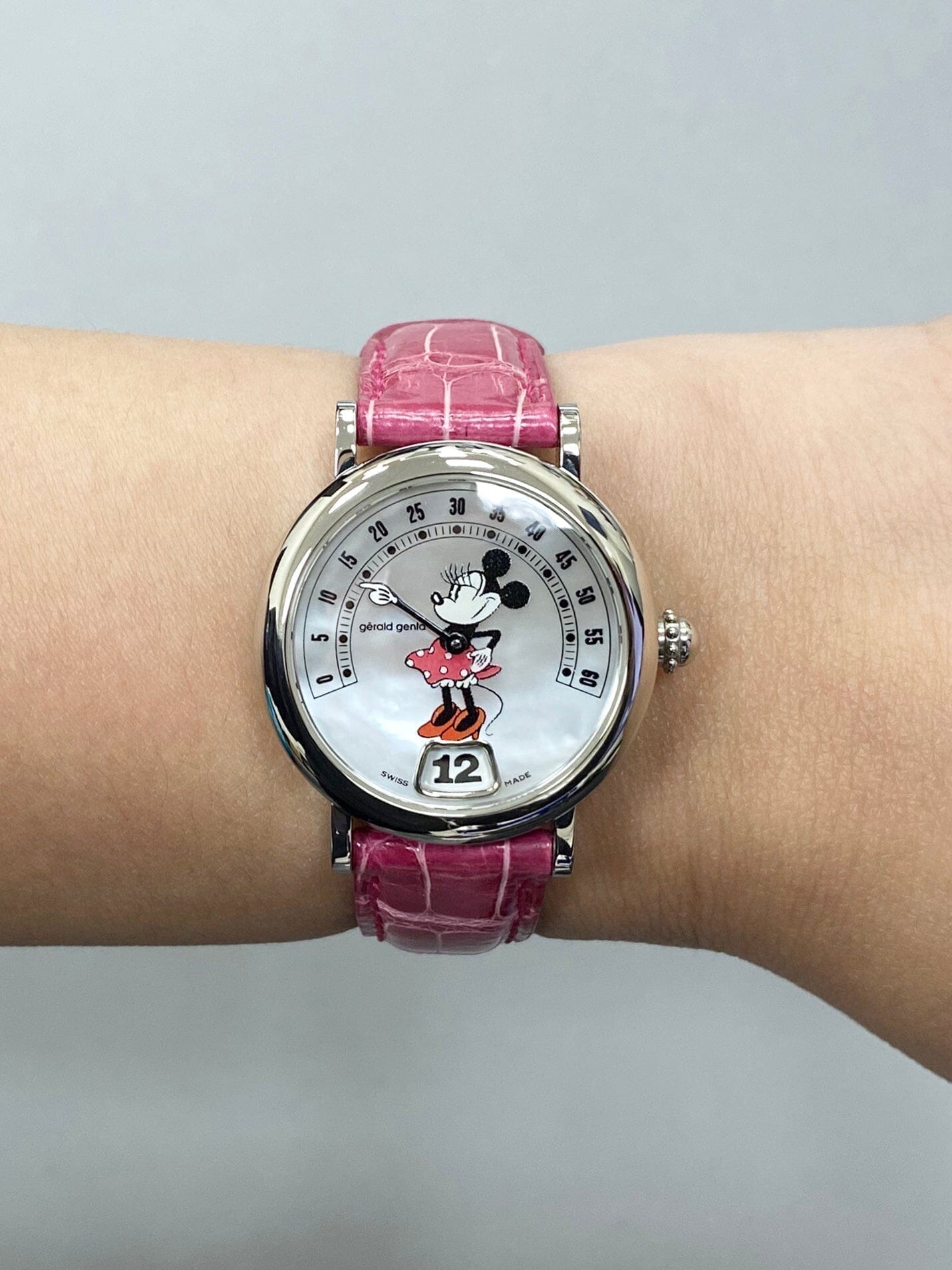 Gérald Genta Disney G.3622 Minnie Mouse MOP Dial Ladies Watch - Watches