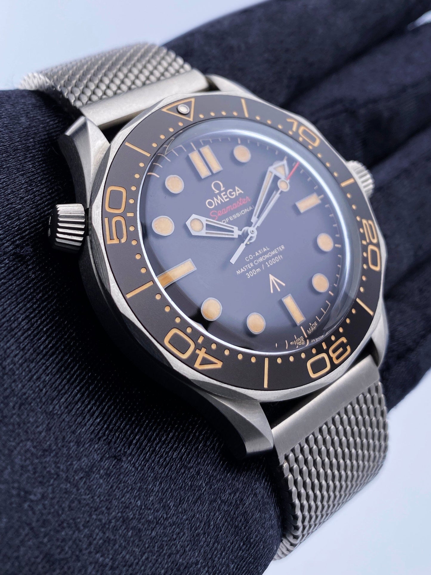Omega Seamaster Diver 300 M Co-Axial ’007 Edition’ Mens Watch Box Papers - Watches