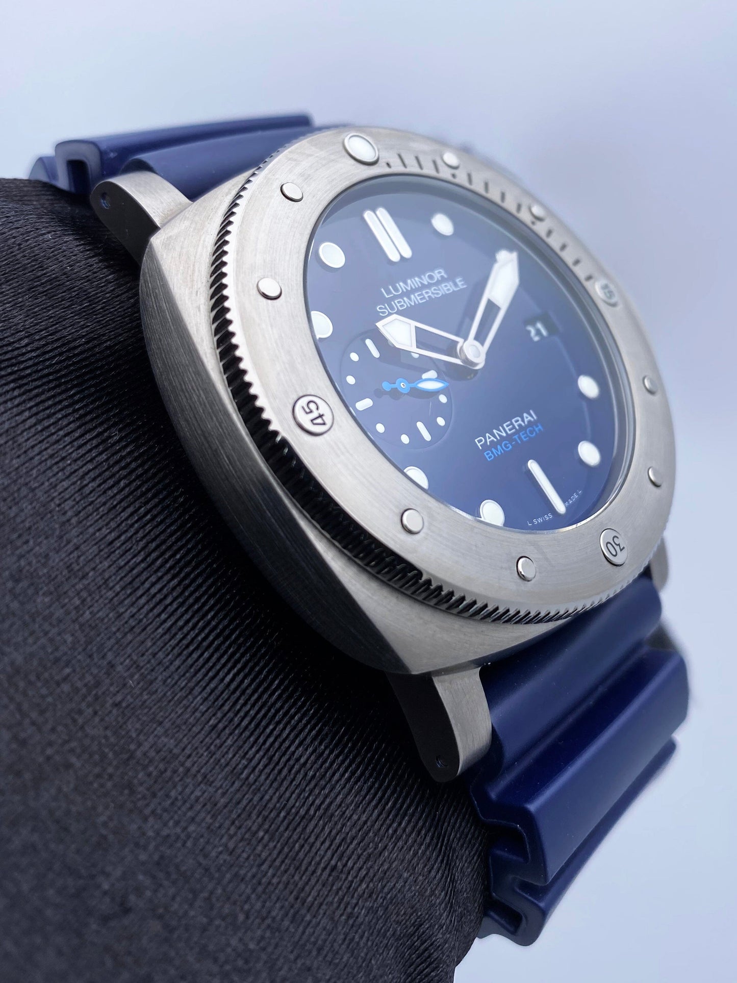 Panerai Submarsible Bmg-Tech PAM00692 Mens Watch Box Papers