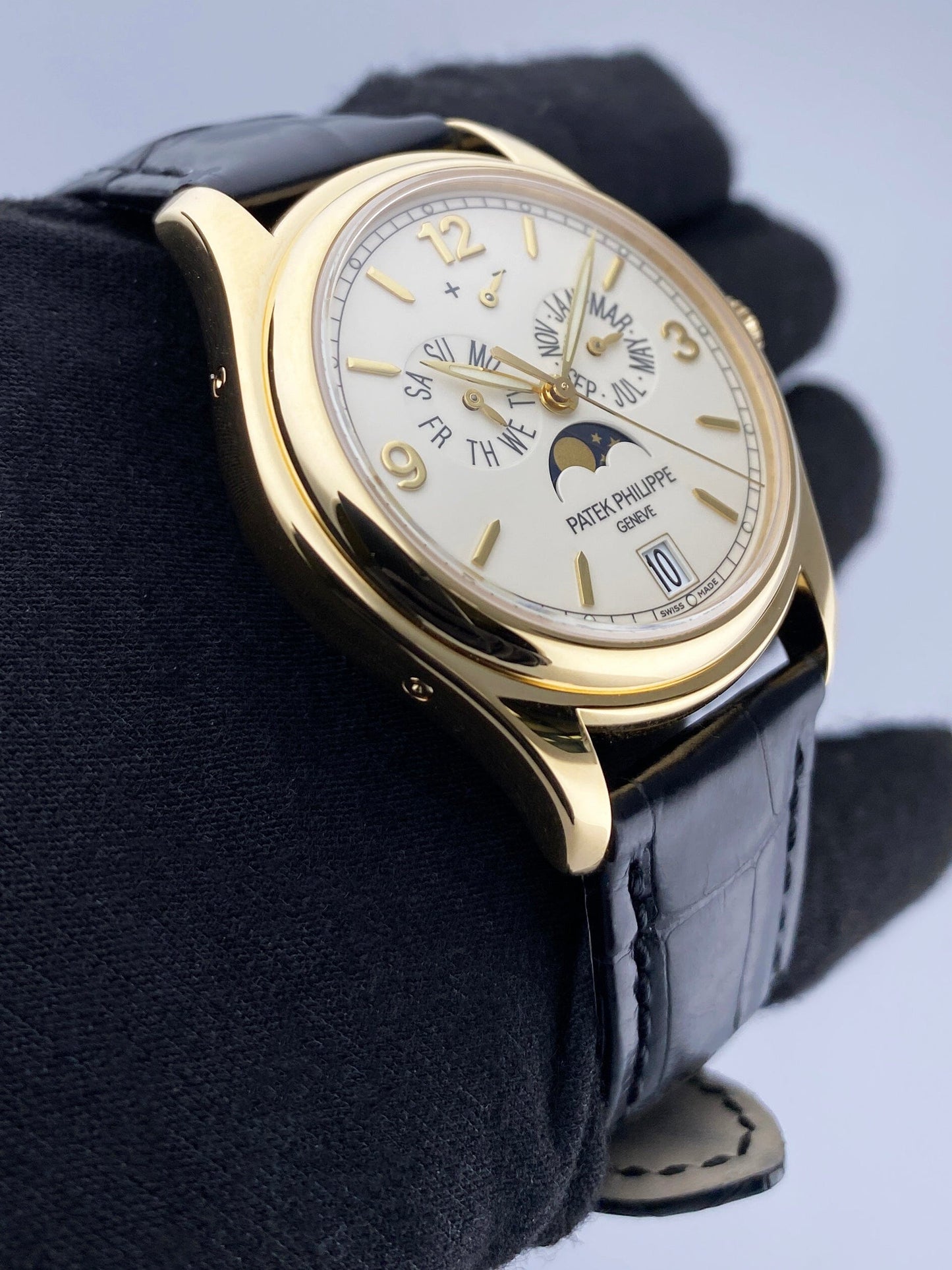 Patek Philippe Annual Calendar 5146J Cream Dial Mens Watch Box Papers - Watches