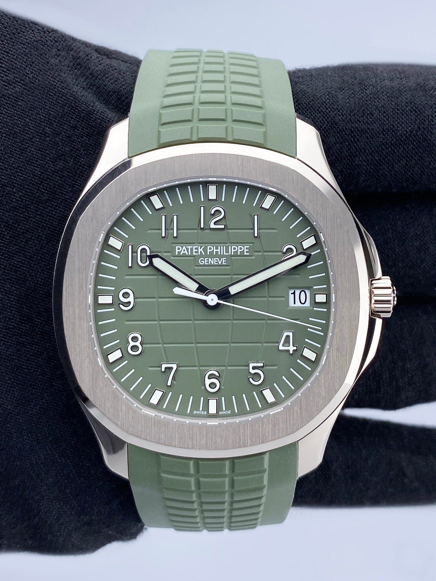 Patek Philippe Aquanaut 5168G-010 Green Dial Mens Watch Box Papers - Watches