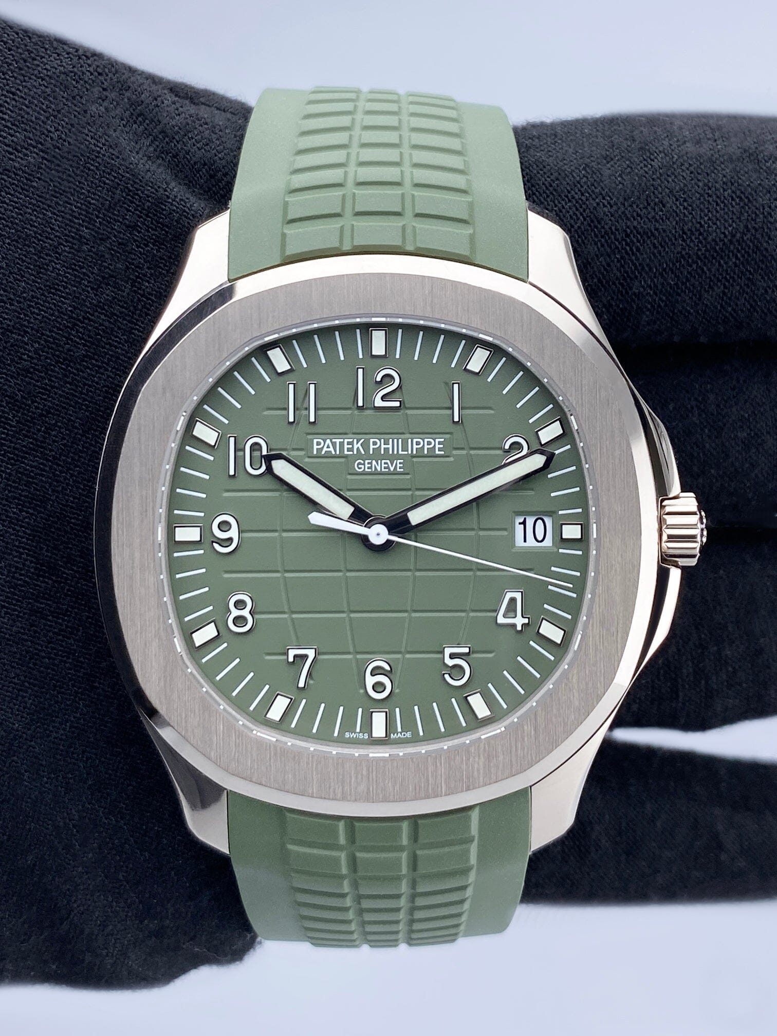 Patek Philippe Aquanaut 5168G-010 Green Dial Mens Watch Box Papers - Watches