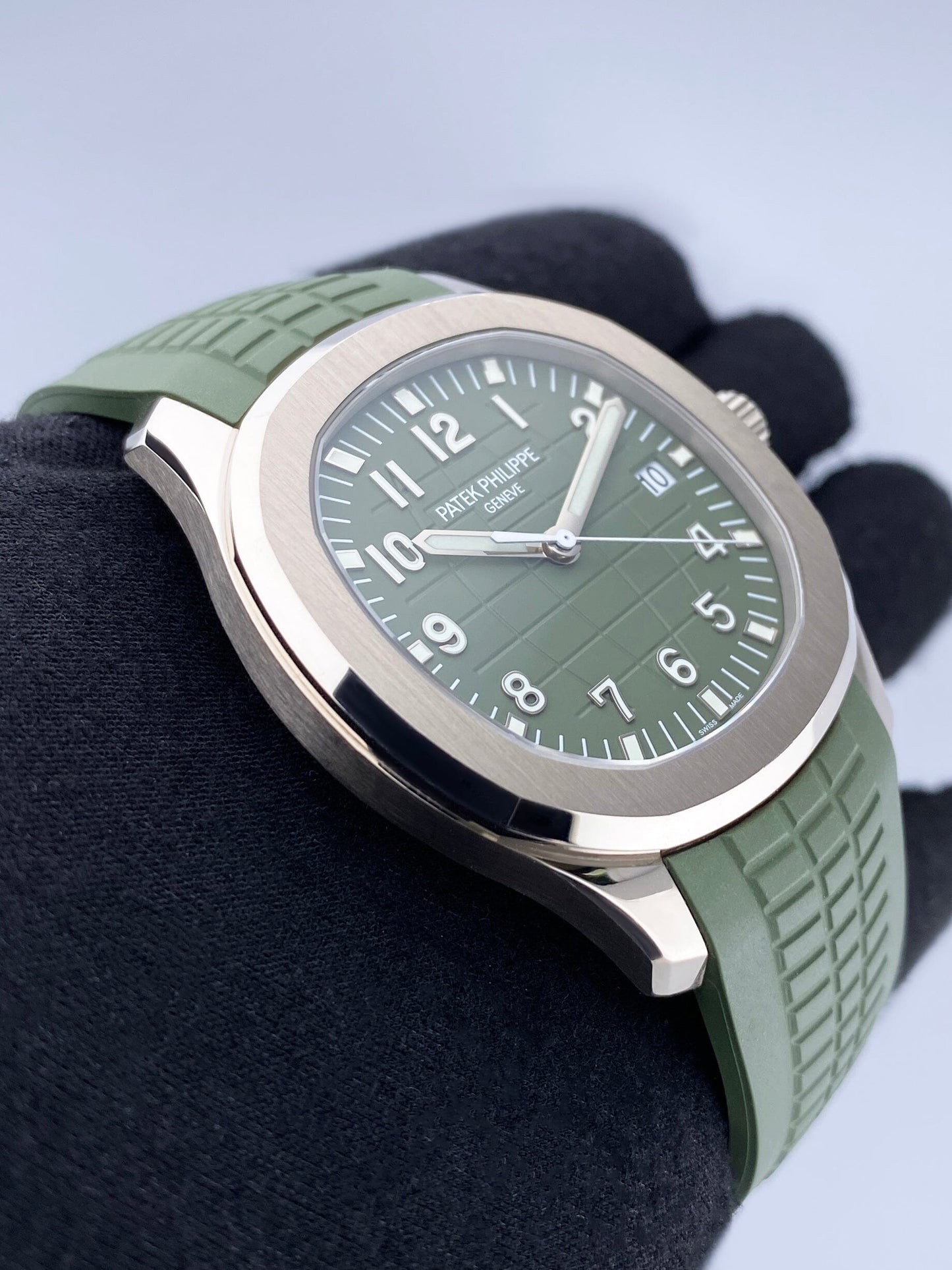 Patek Philippe Aquanaut 5168G-010 Green Dial Mens Watch Box Papers - Watches