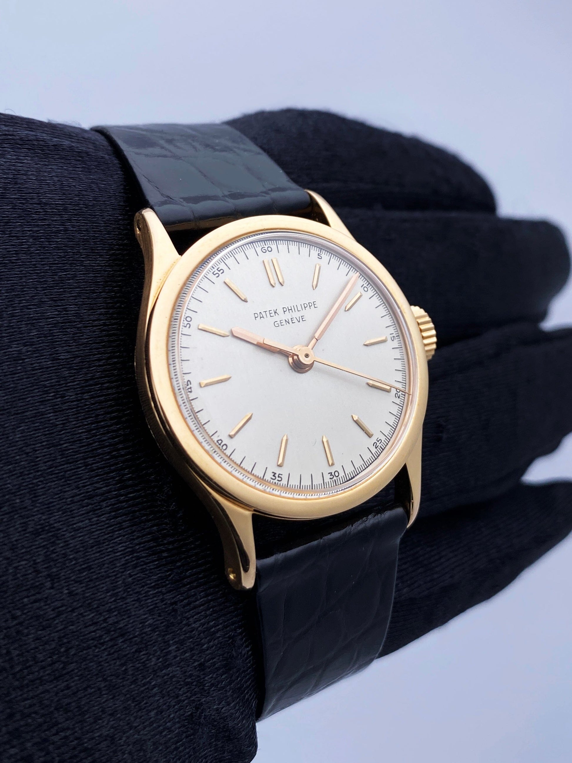 Patek Philippe Calatrava 2457 18K Rose Gold Mens Watch - Virtual