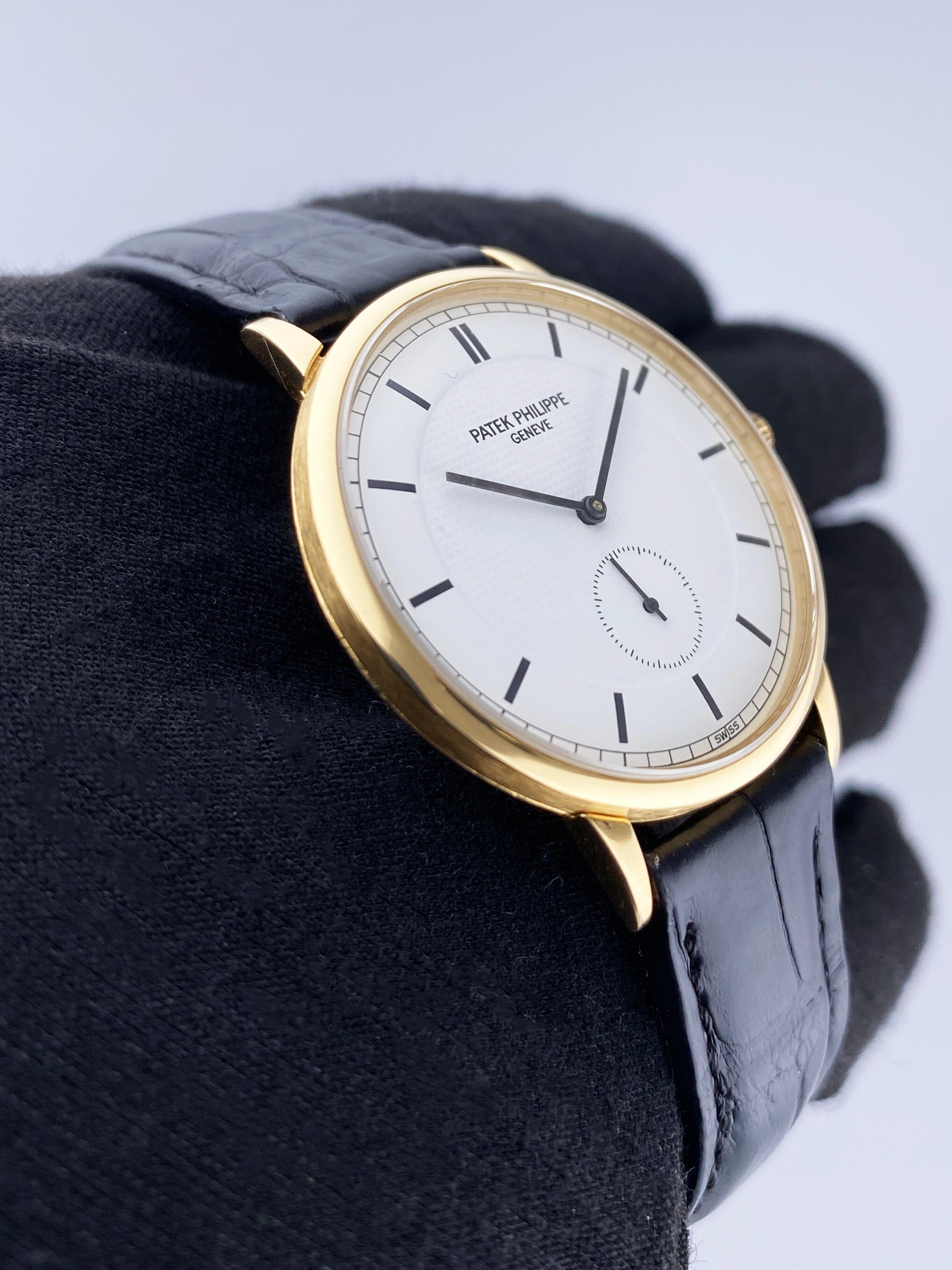 Patek Philippe Calatrava 3893J 18K Yellow Gold Mens Watch | – Phigora