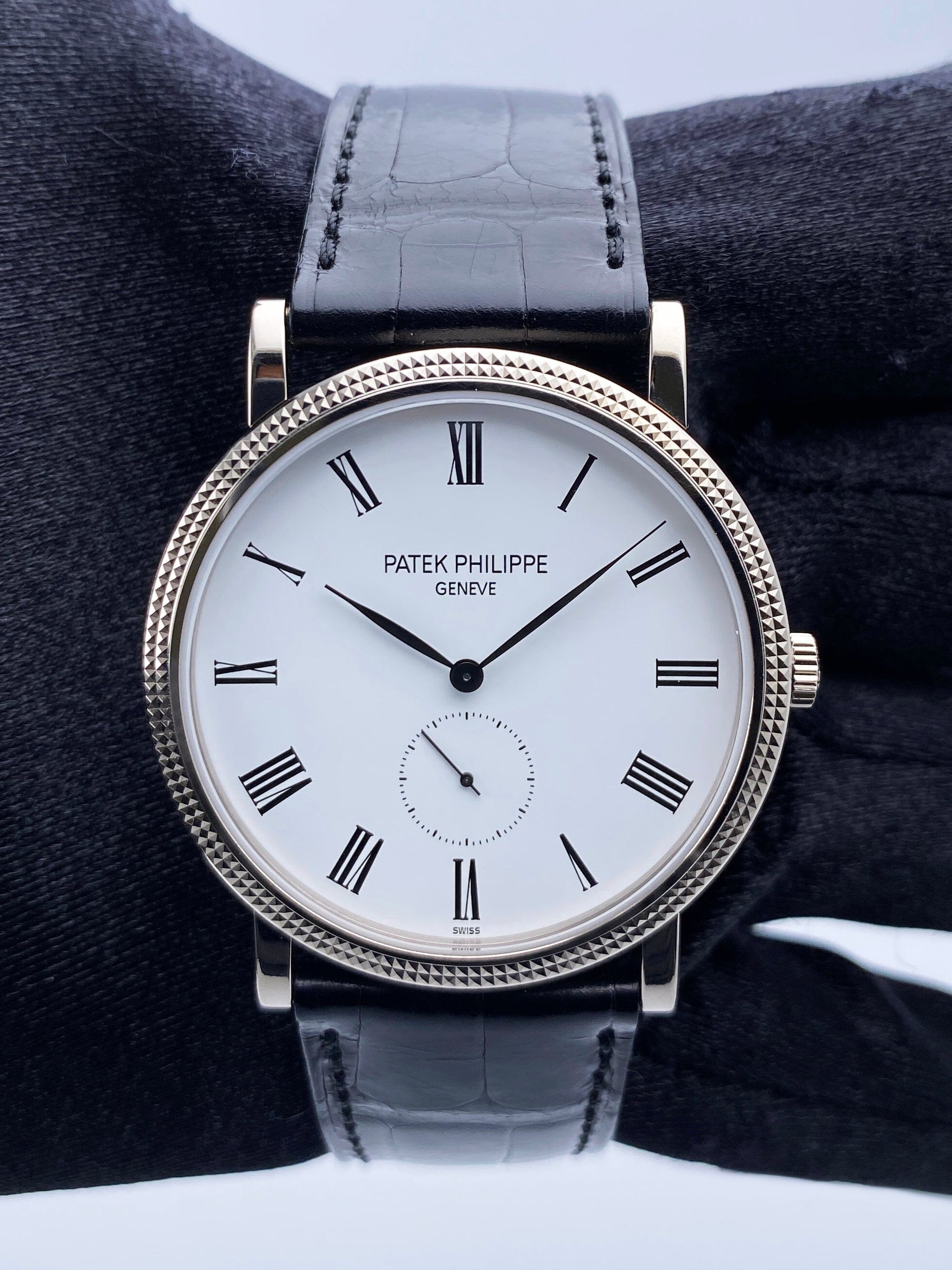 PP12022208X_Patek Philippe Calatrava 5119G_3 copy.jpg