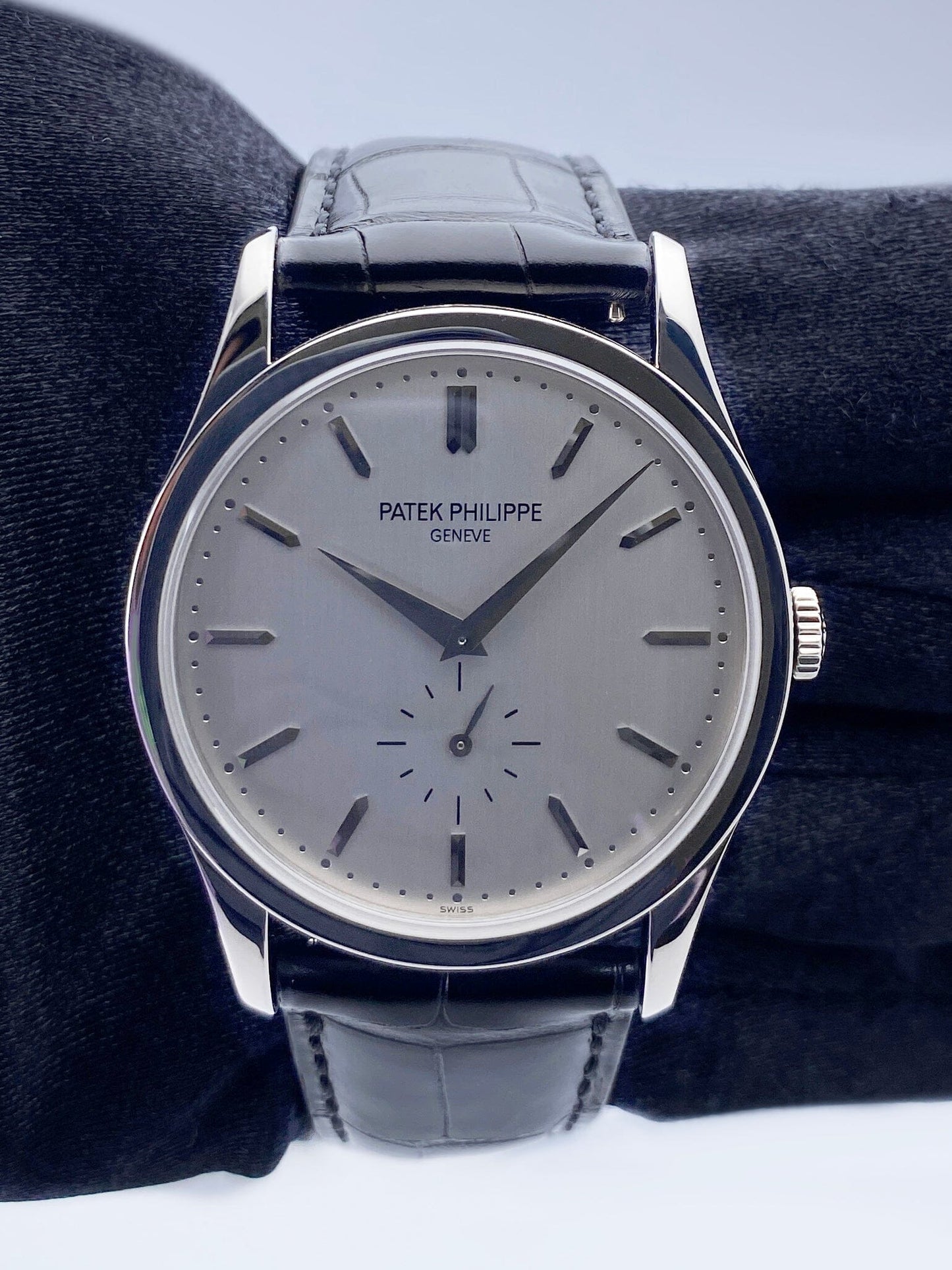 Patek Philippe Calatrava 5196G 18K White Gold Mens Watch - Wristwatch