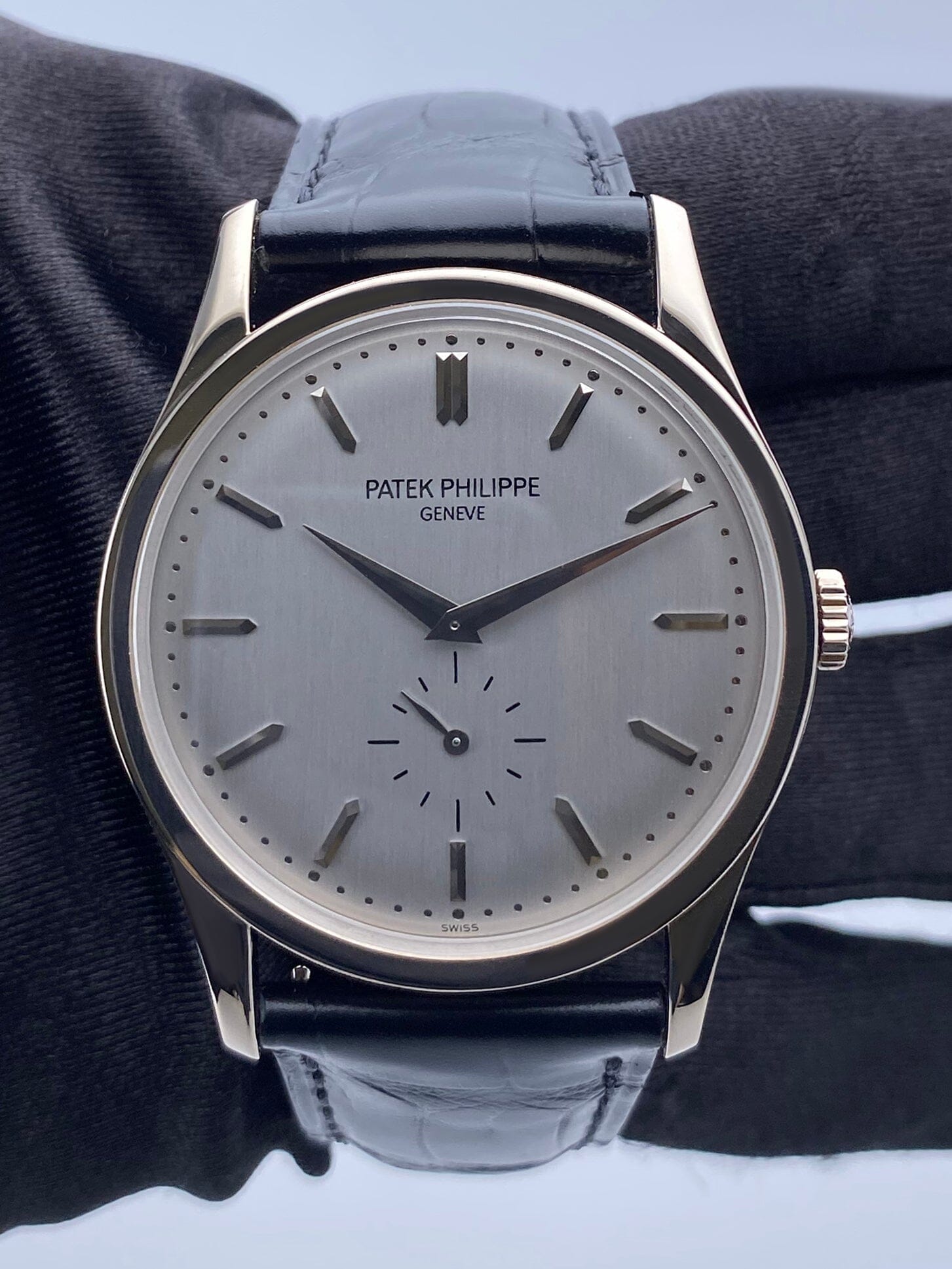 Patek Philippe Calatrava 5196G 18K White Gold Mens Watch Box Papers - Watches