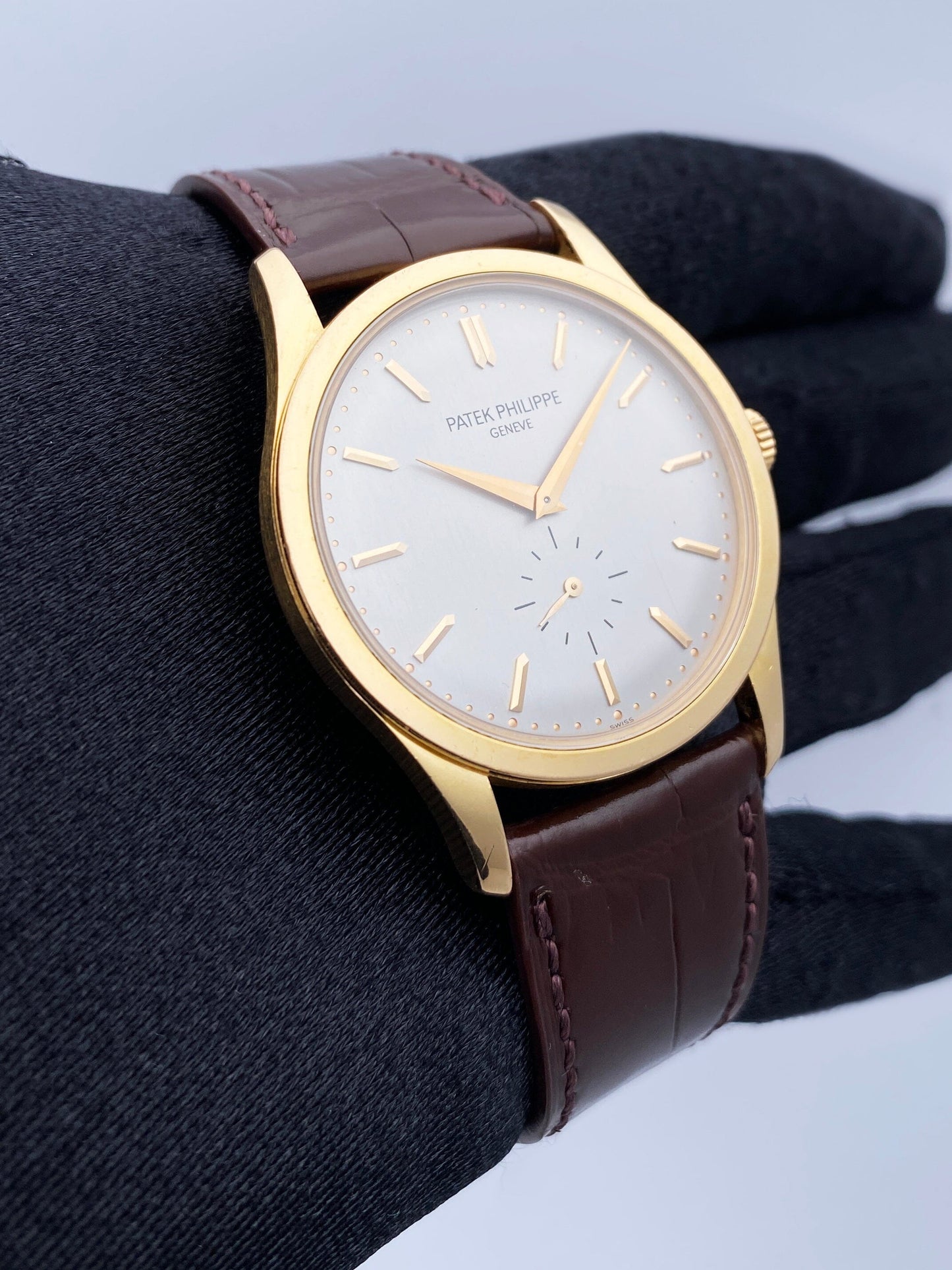 Patek Philippe Calatrava 5196R 18K Rose Gold Mens Watch - Wristwatch