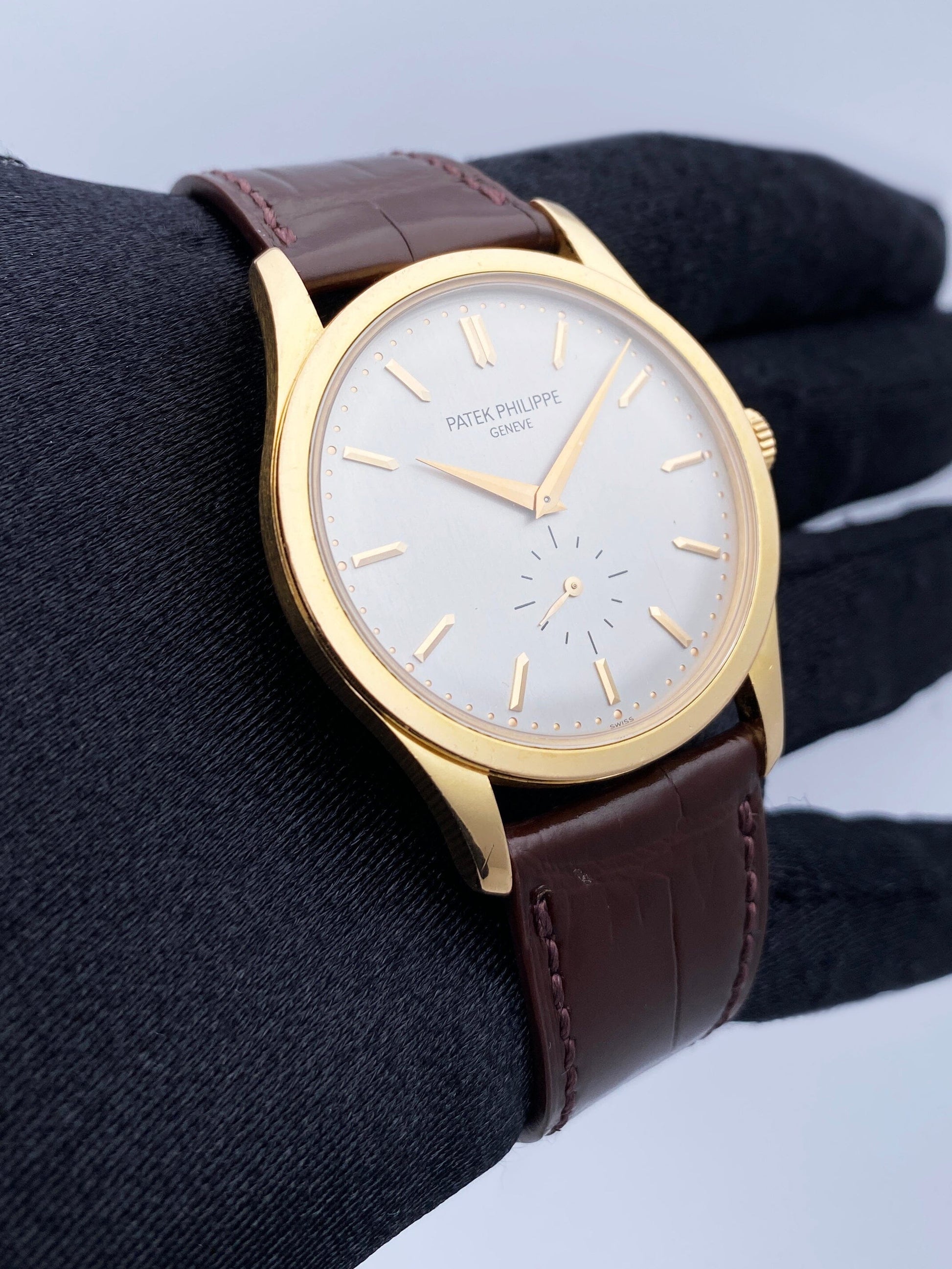Patek Philippe Calatrava 5196R 18K Rose Gold Mens Watch - Wristwatch