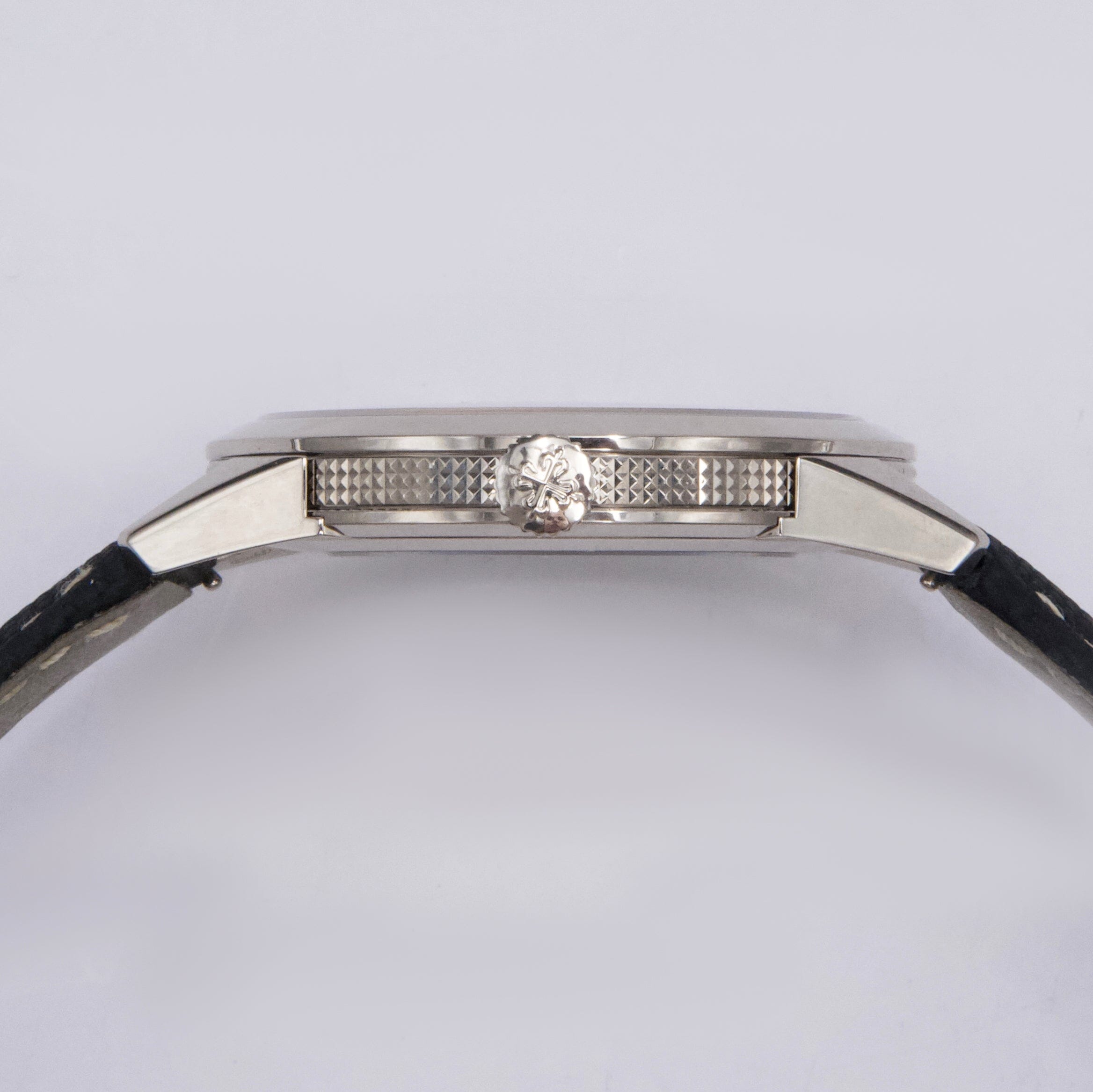 Patek Philippe Calatrava 5226G-001 Mens Watch Box Papers | – Phigora