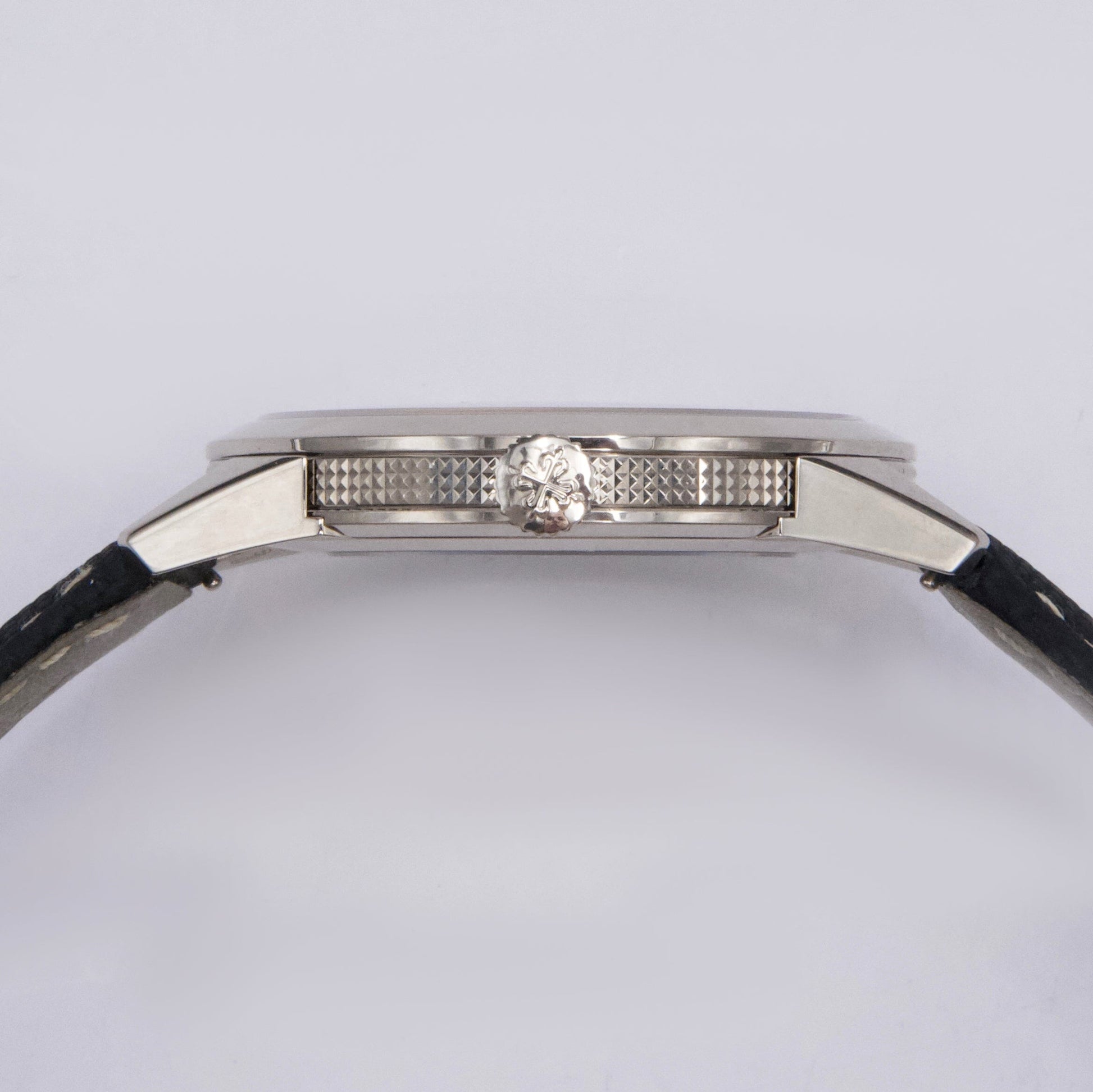Patek Philippe Calatrava 5226G-001 Mens Watch Box Papers - Watches