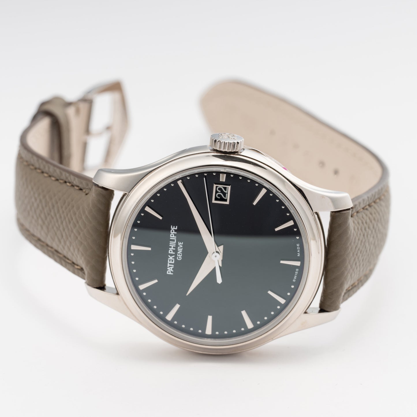 Patek 5227G-Front copy.jpg