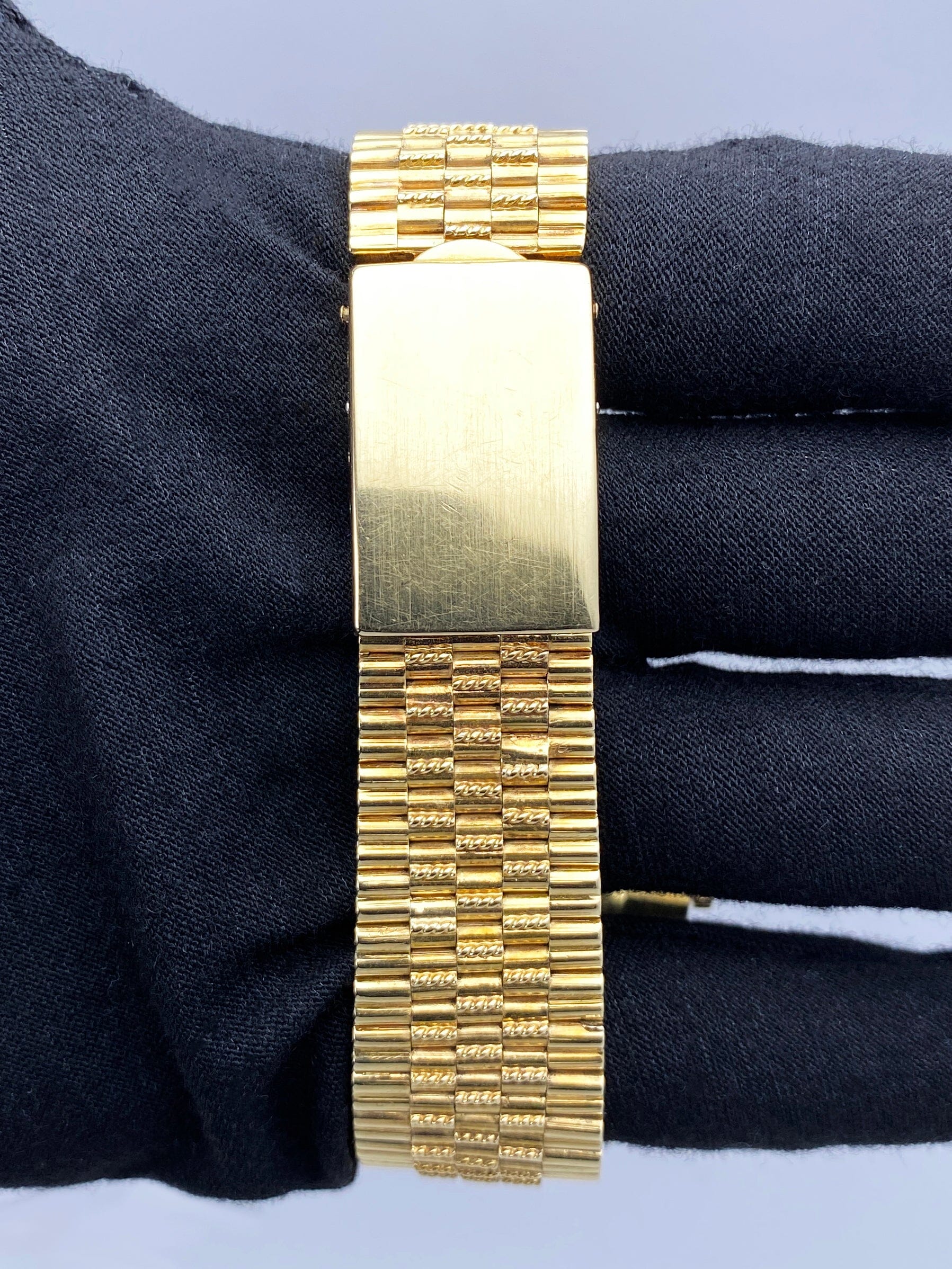 Patek Philippe Calatrava 570J 18K Yellow Gold Mens Watch - Watches