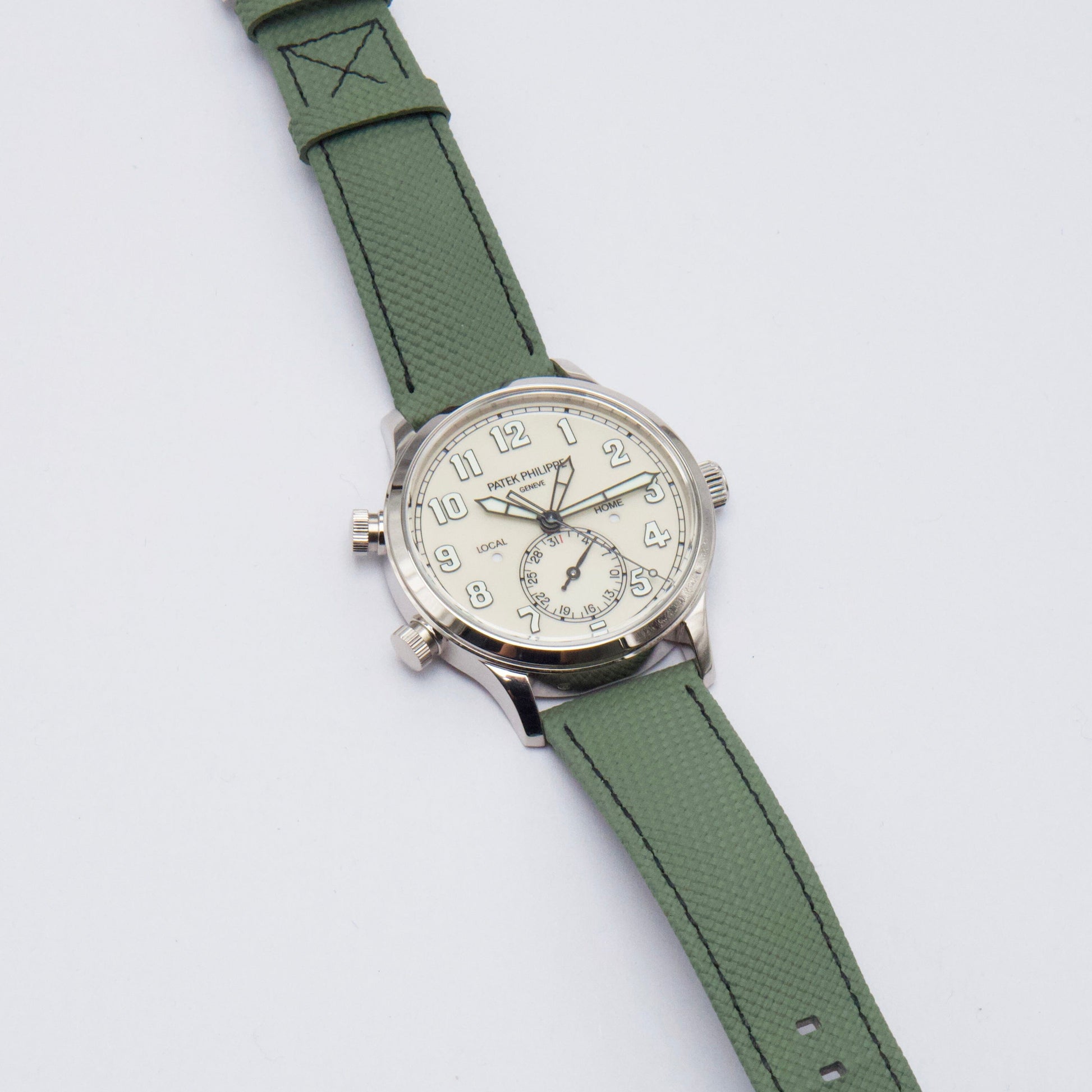 Patek Philippe Calatrava Pilot Travel Time 5524G Ivory Dial Mens Watch Box Papers - Watches