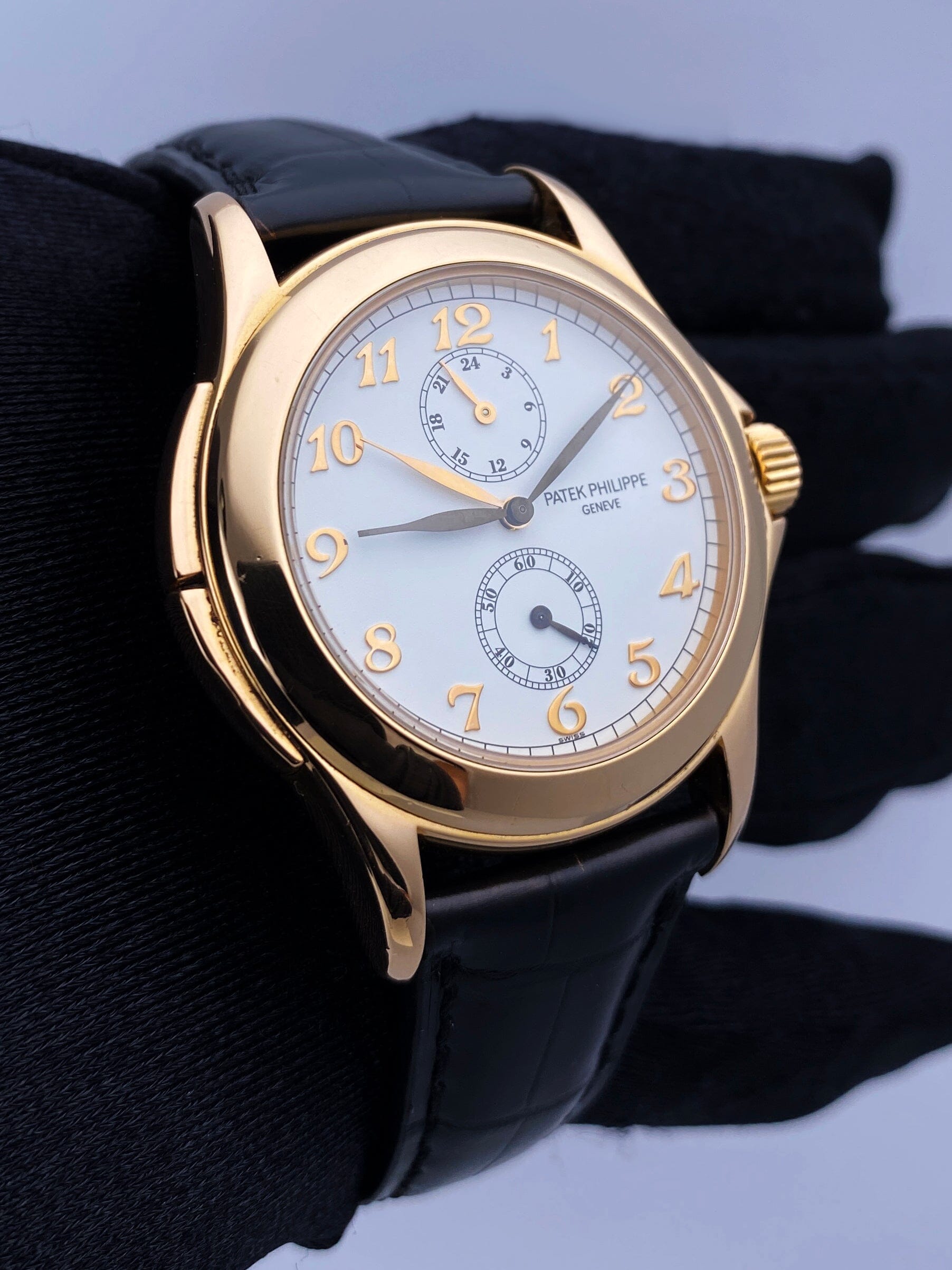 Patek Philippe Calatrava Travel Time 5134R Mens Watch Box Papers - Wristwatch