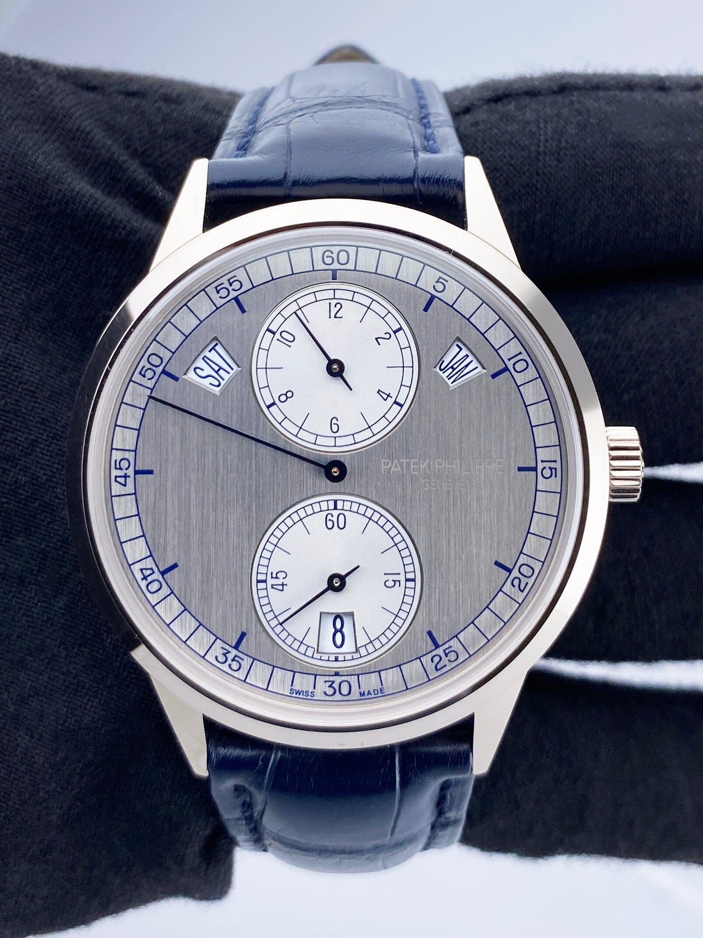 Patek Philippe Complications 5235G Annual Calendar Mens Watch Box Papers - Watches