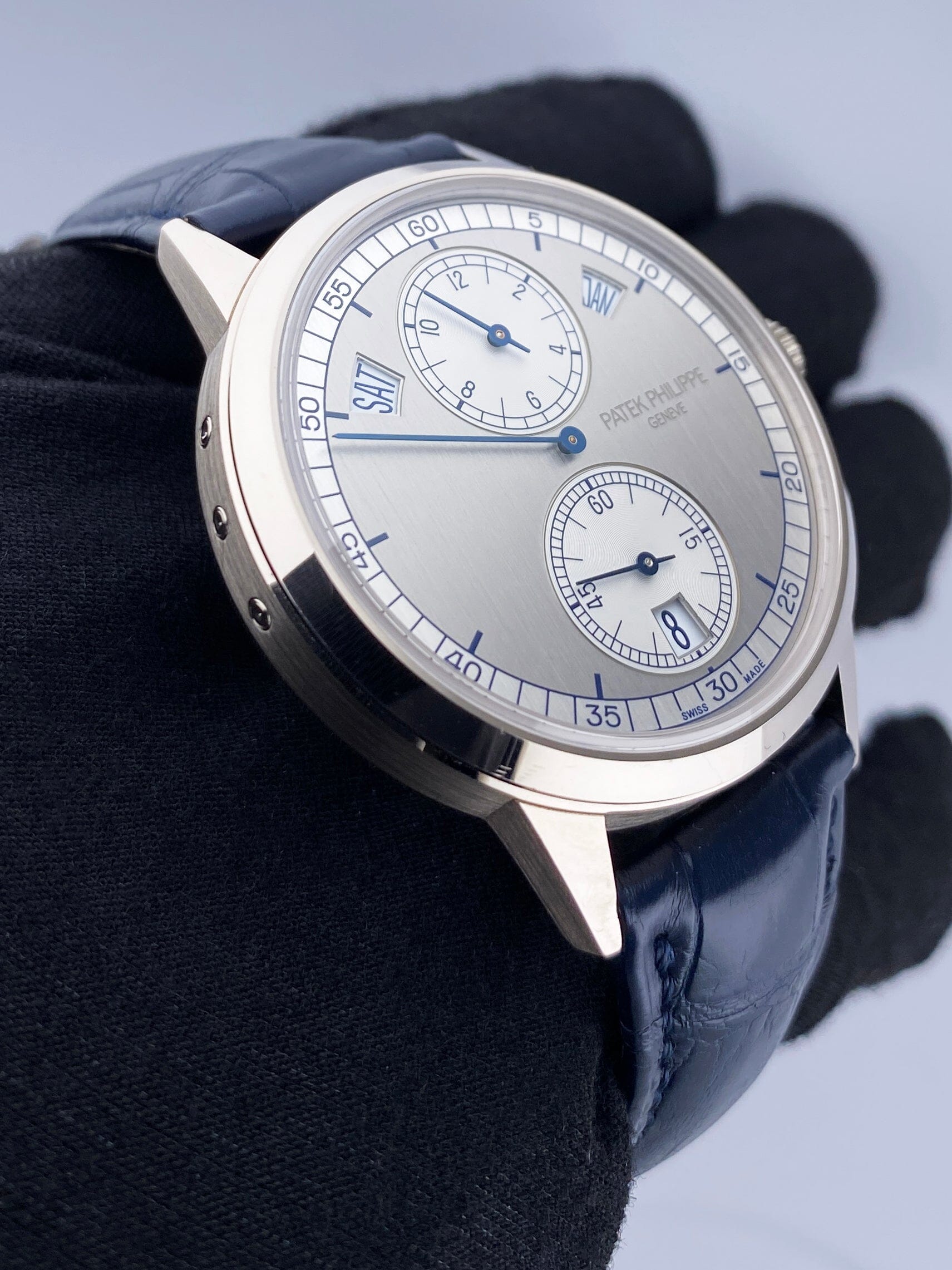 Patek Philippe Complications 5235G Annual Calendar Mens Watch Box Papers - Watches