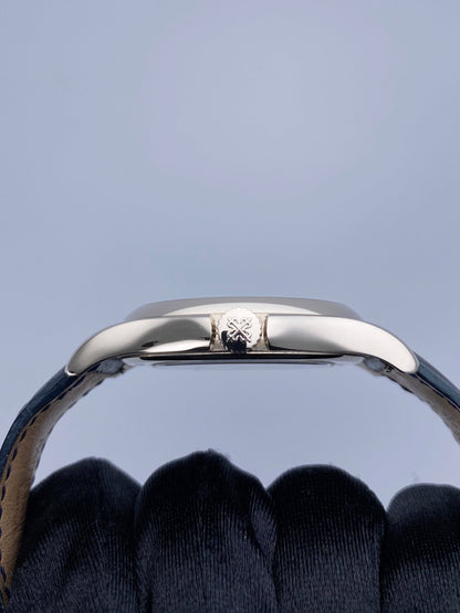 PP01132307X_Patek Philippe Complications World Time 5130G_4 copy.jpg