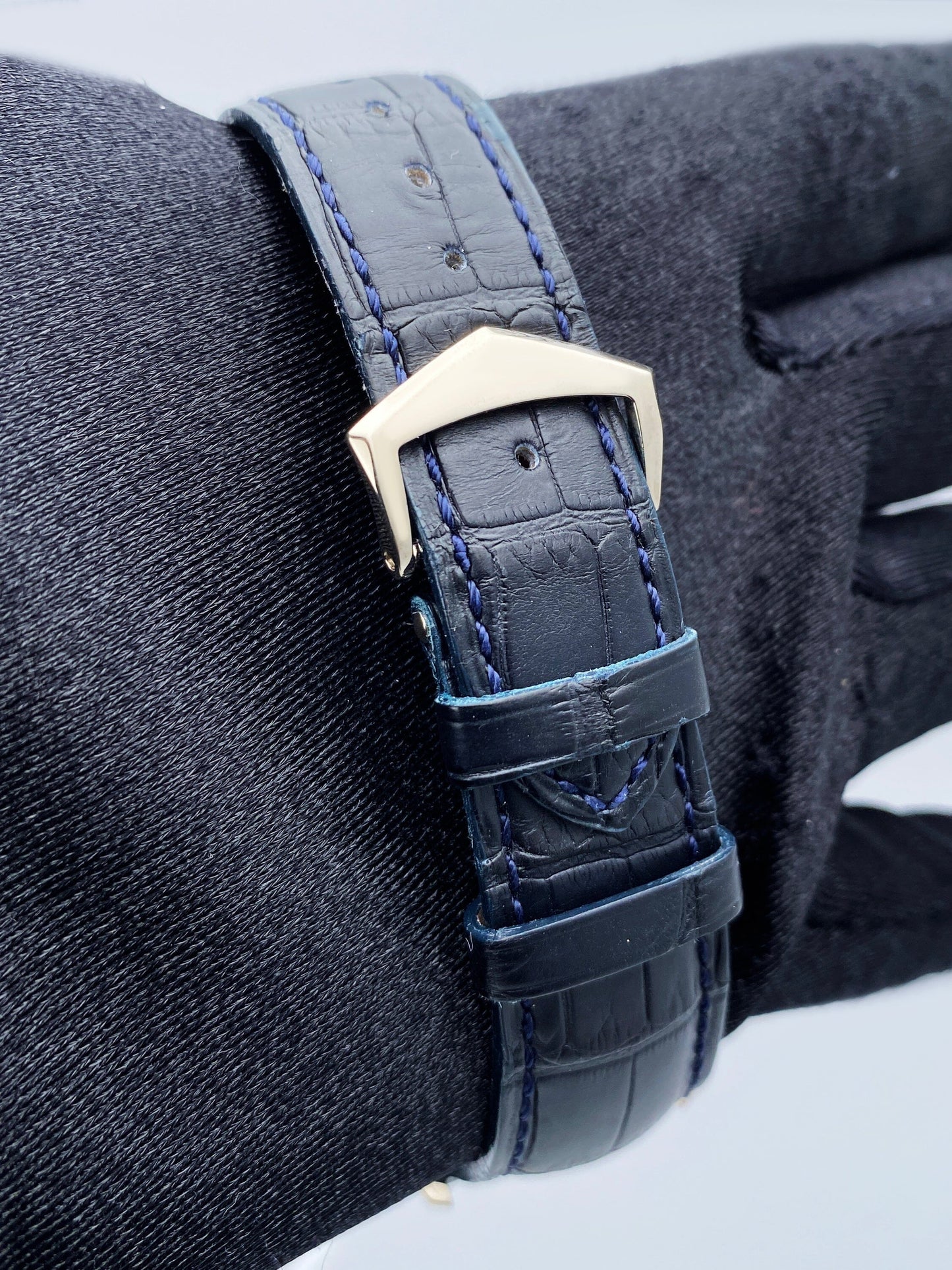 PP01132307X_Patek Philippe Complications World Time 5130G_6 copy.jpg