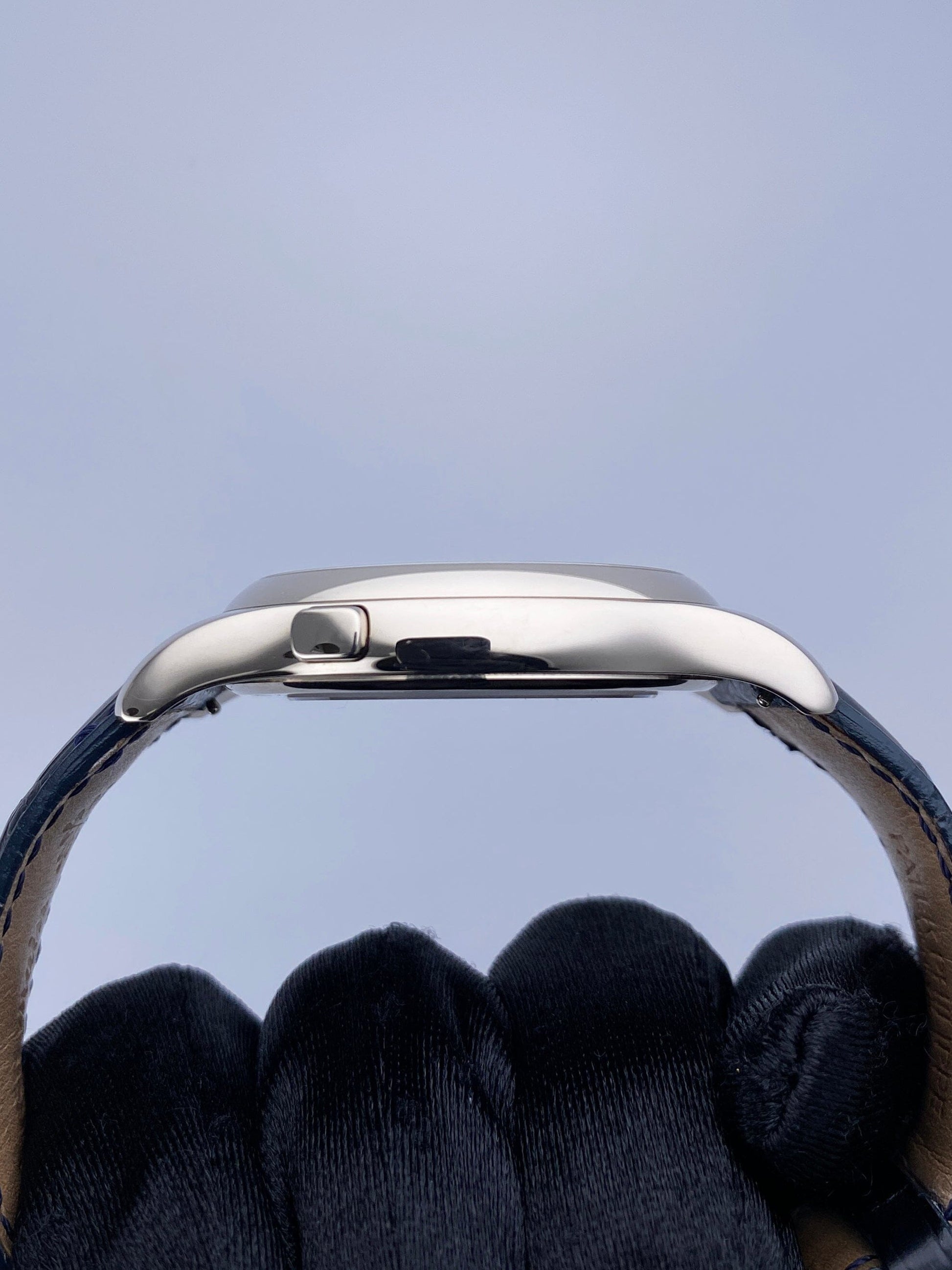 PP01132307X_Patek Philippe Complications World Time 5130G_5 copy.jpg