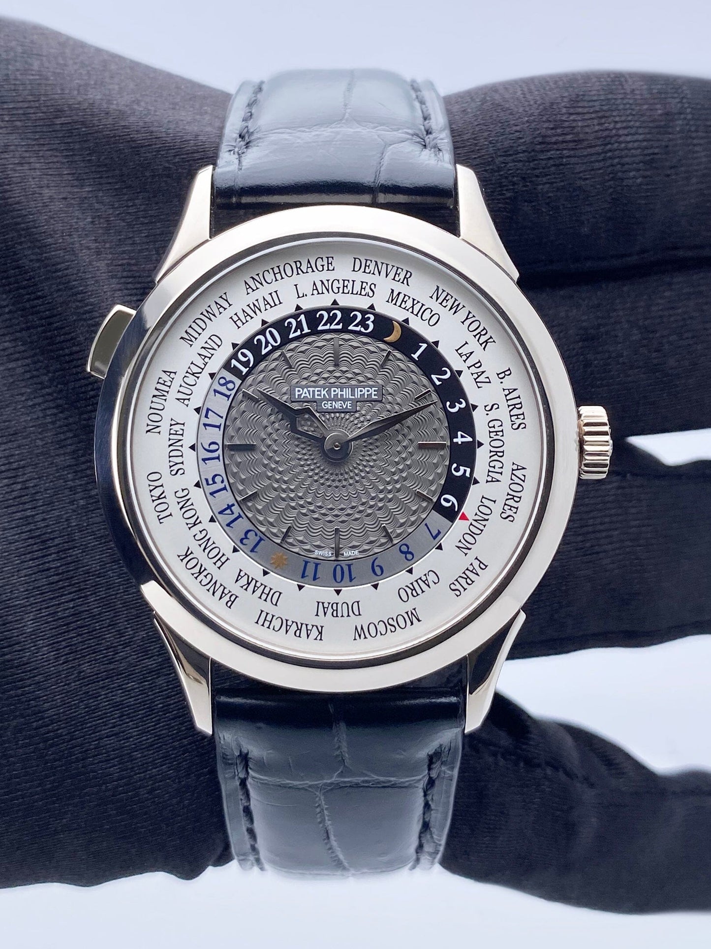 Patek Philippe Complications World Time 5230G Mens Watch Box Papers - Watches