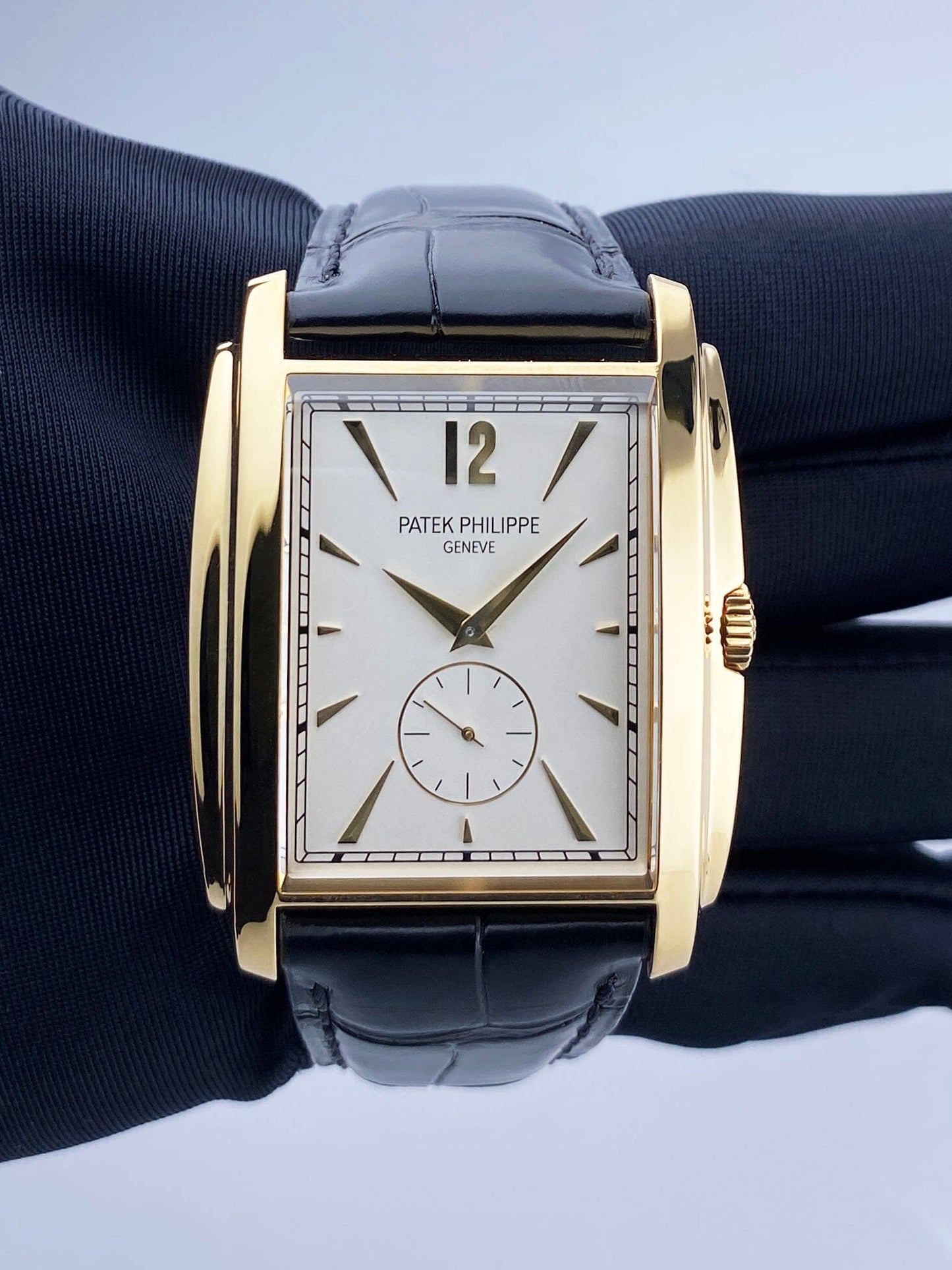 Patek Philippe Gondolo 5124J 18K Yellow Gold Mens Watch - Watches