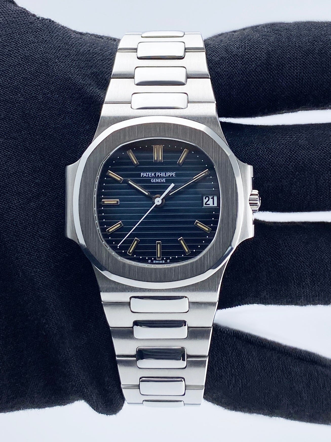Patek Philippe Nautilus 3800/1A-001 Blue Dial Mens Watch Box Papers - Watches