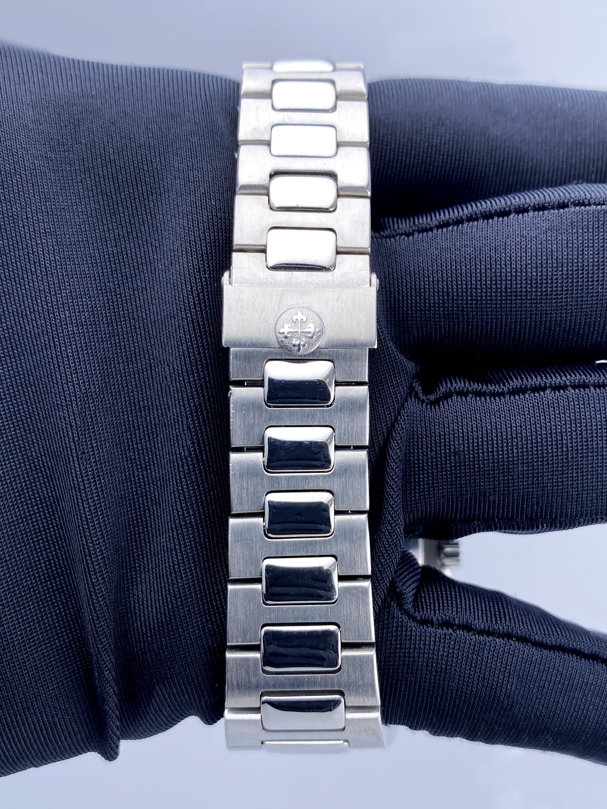 Patek Philippe Nautilus 3800/1A Diamond Blue Dial Mens Watch With Archives - Watches